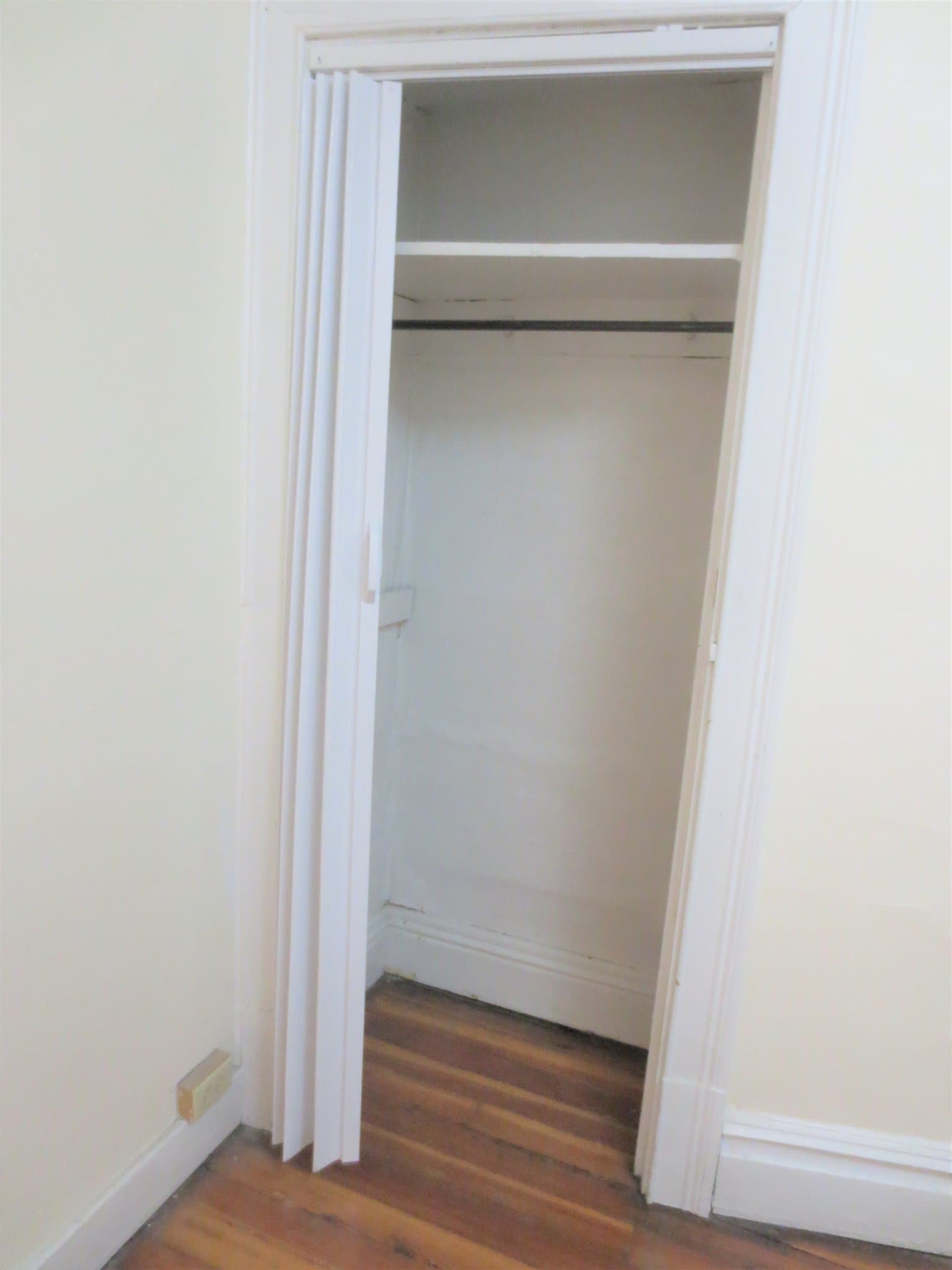 Pittsburgh Apartment: 5704 Darlington Road