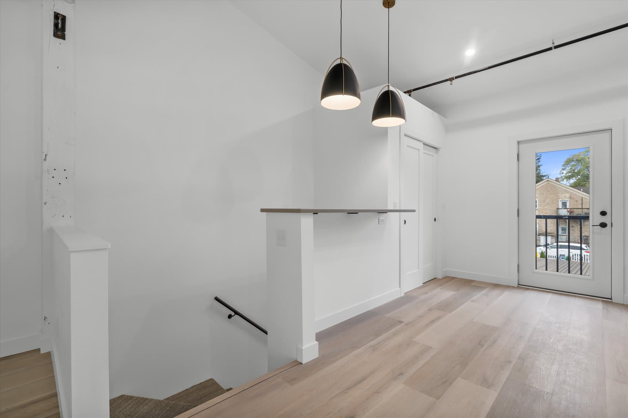 Slinger Apartment: 308 Oak St