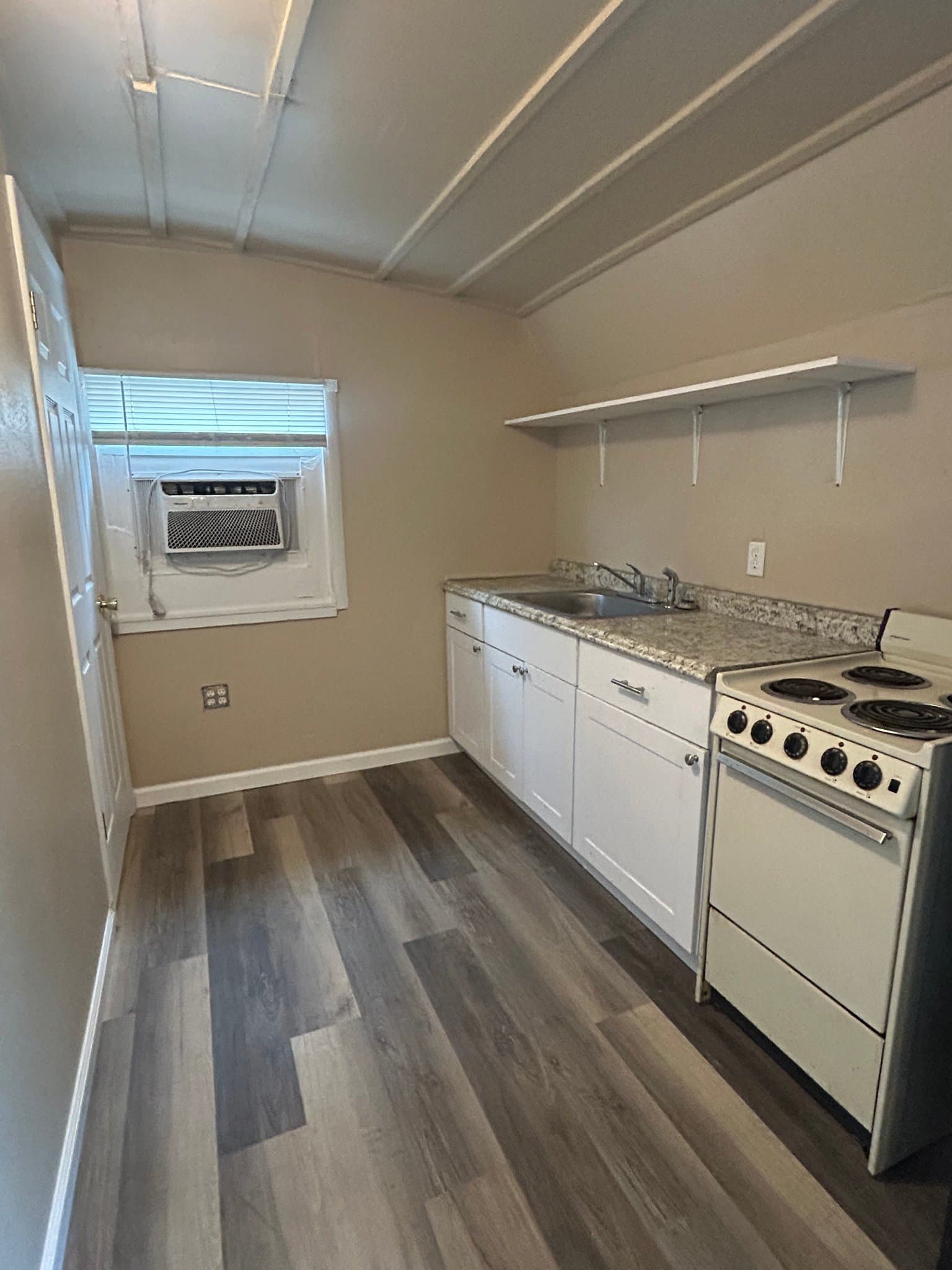 Duncan House: 808 W Cypress