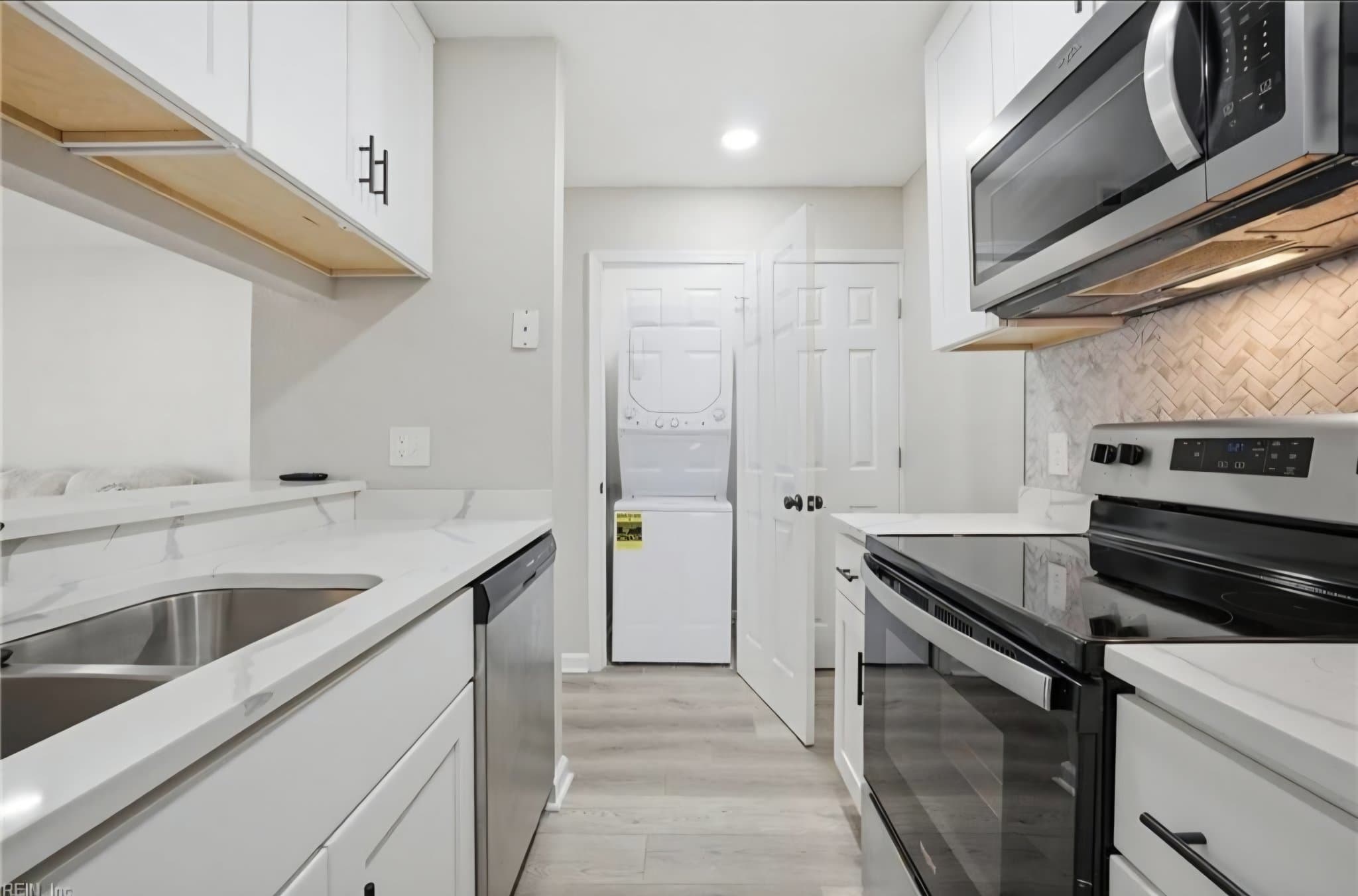 Virginia Beach Condo: 513 Peak Ct