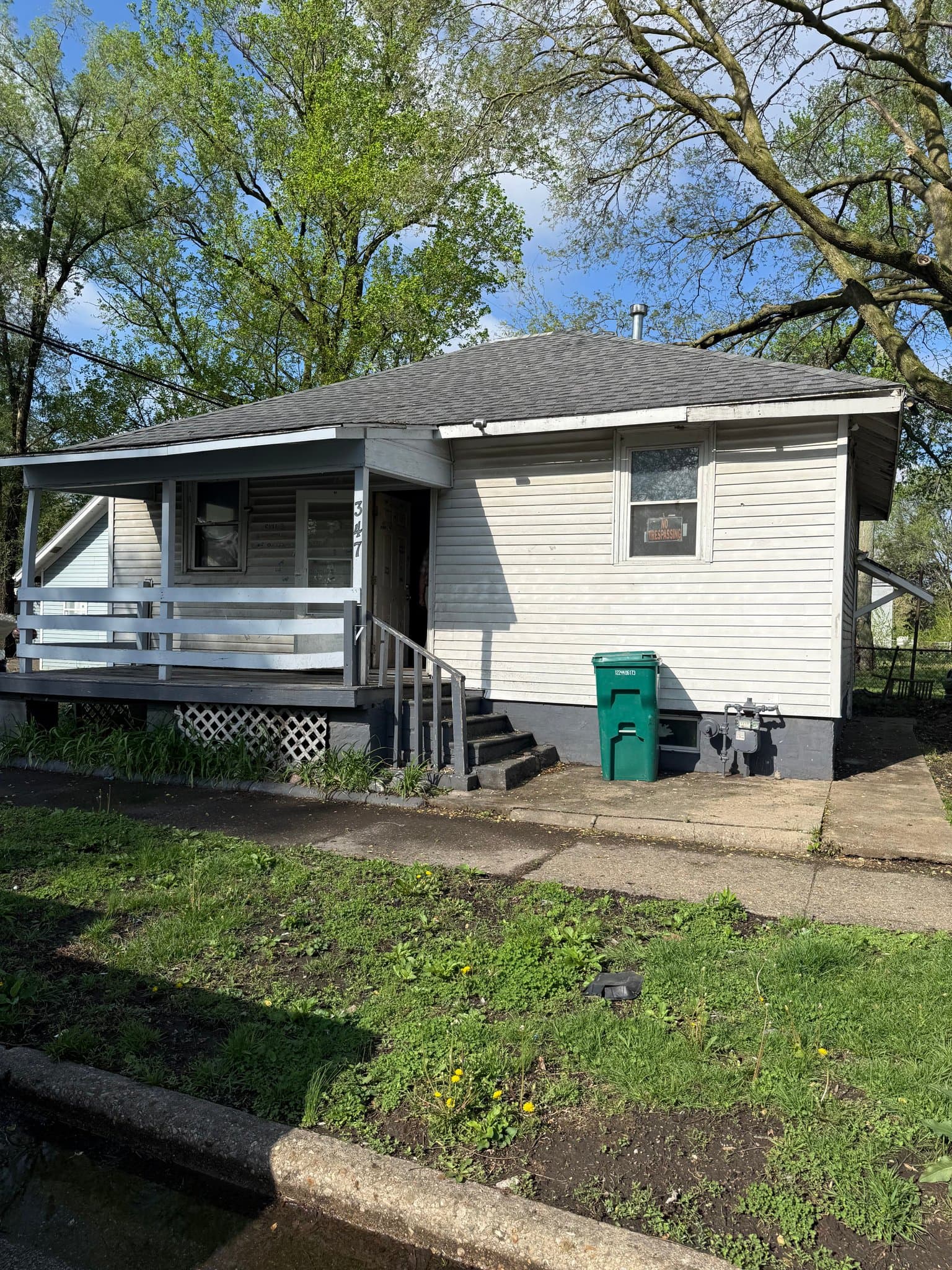 Decatur House: 347 N Stone St