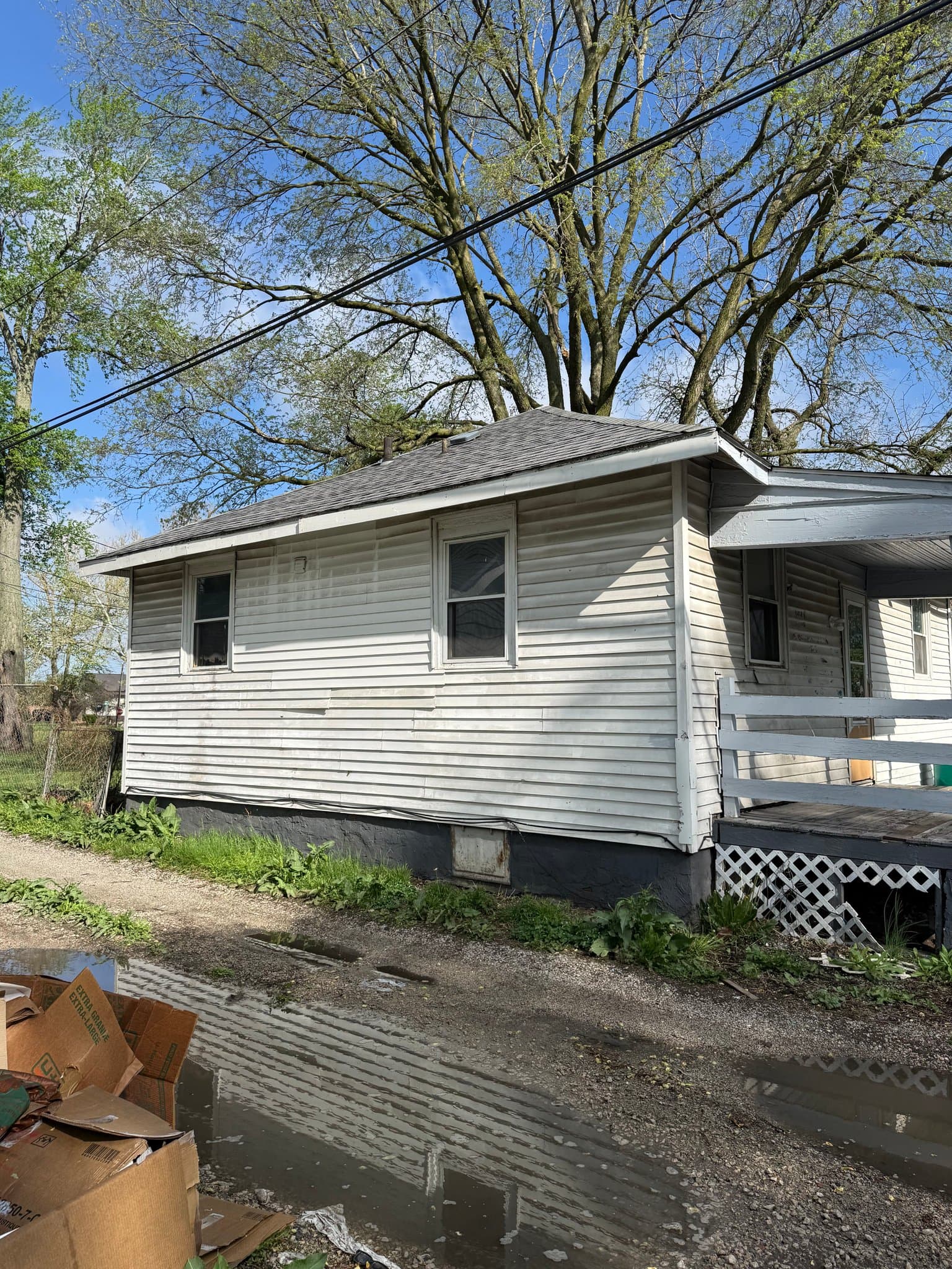 Decatur House: 347 N Stone St