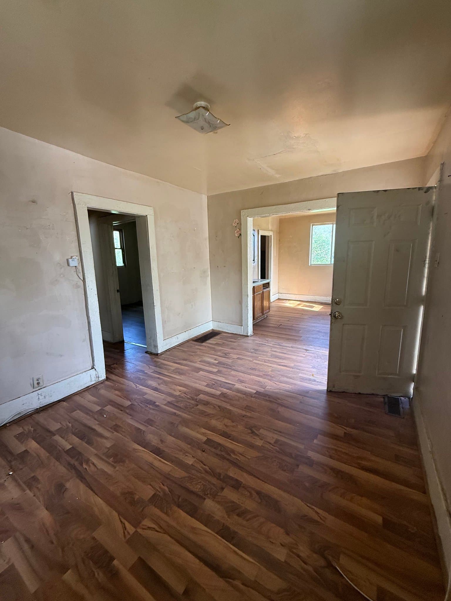 Decatur House: 347 N Stone St