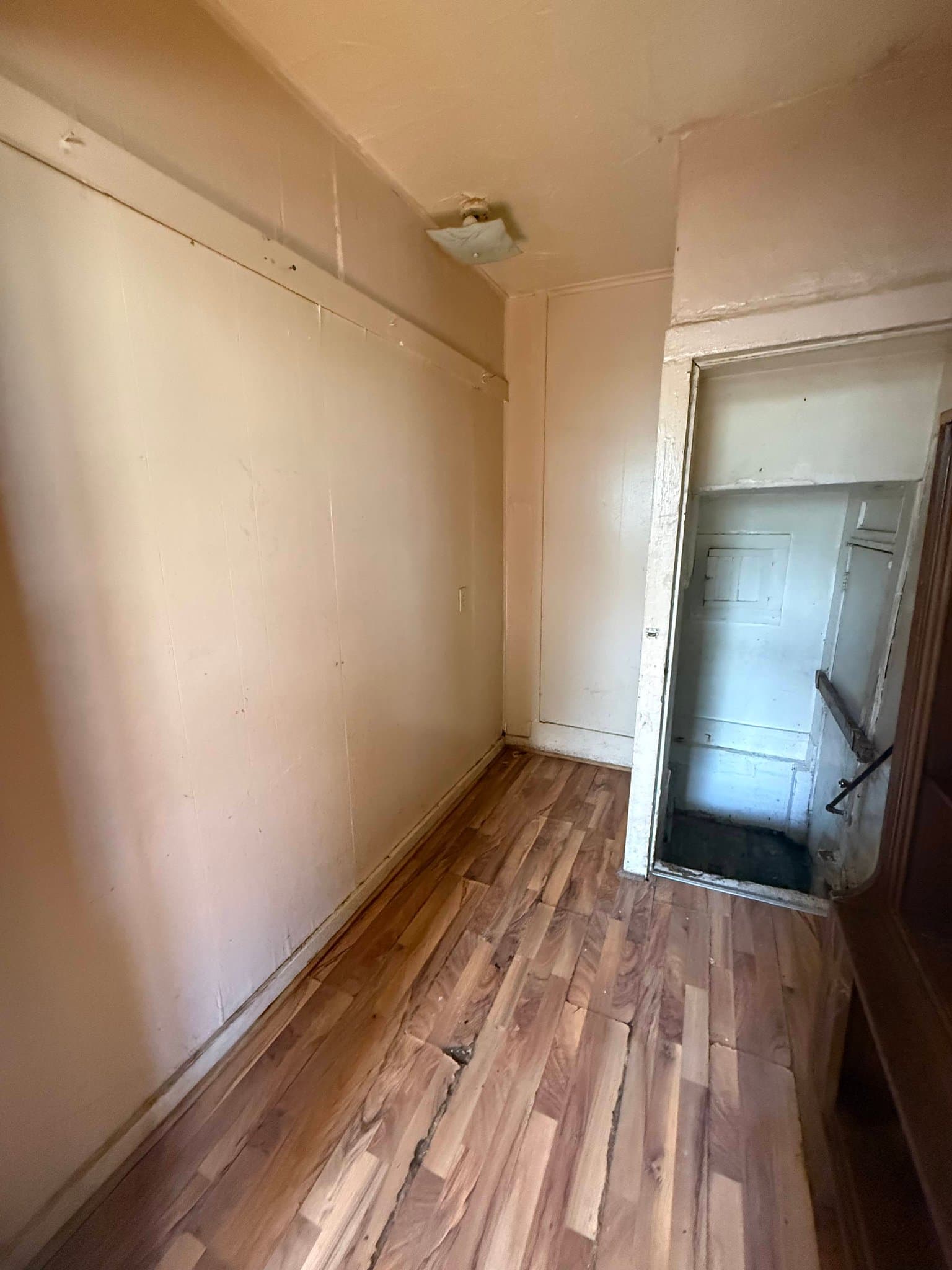 Decatur House: 347 N Stone St
