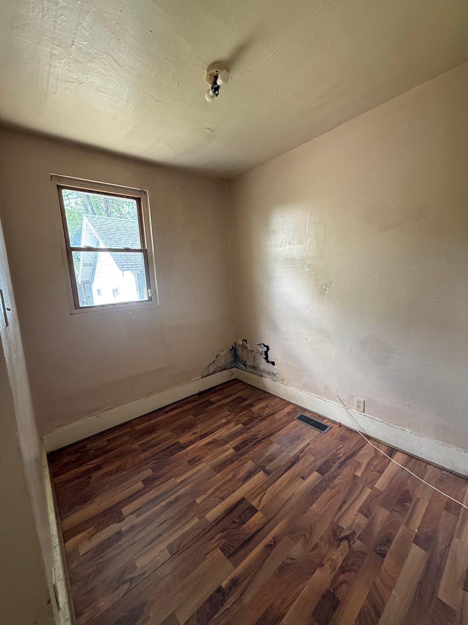 Decatur House: 347 N Stone St