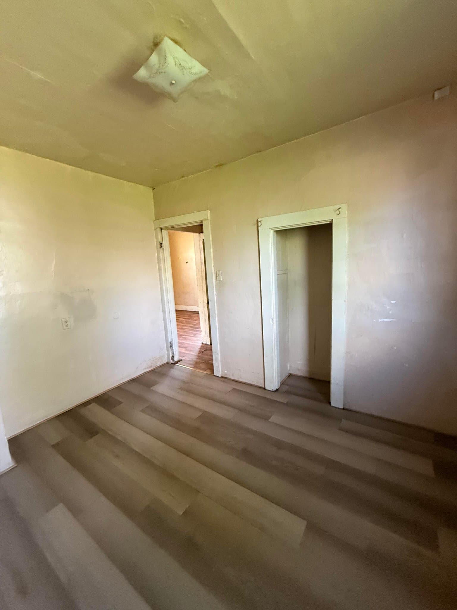Decatur House: 347 N Stone St