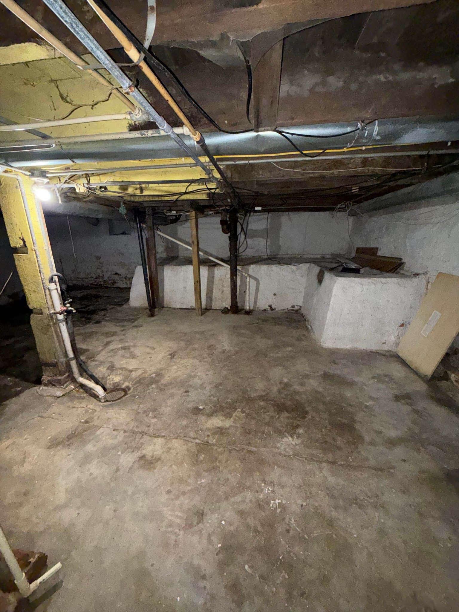 Decatur House: 347 N Stone St