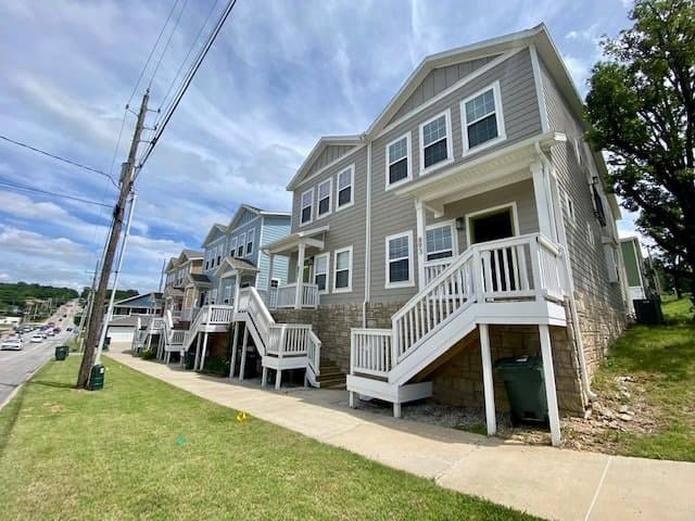 Fayetteville Townhome: 863 W North St