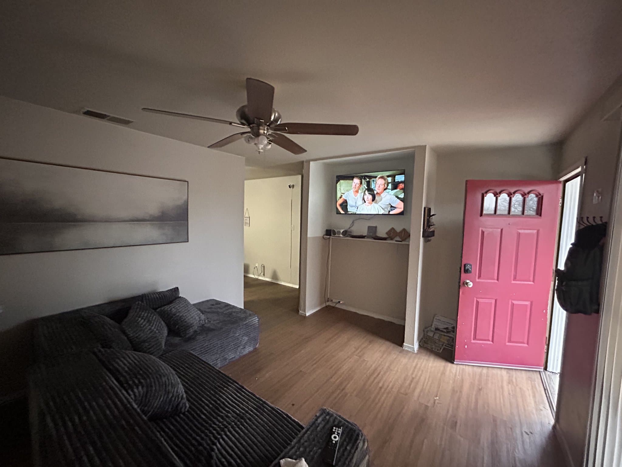 Converse Single Room: 313 Deborah Dr