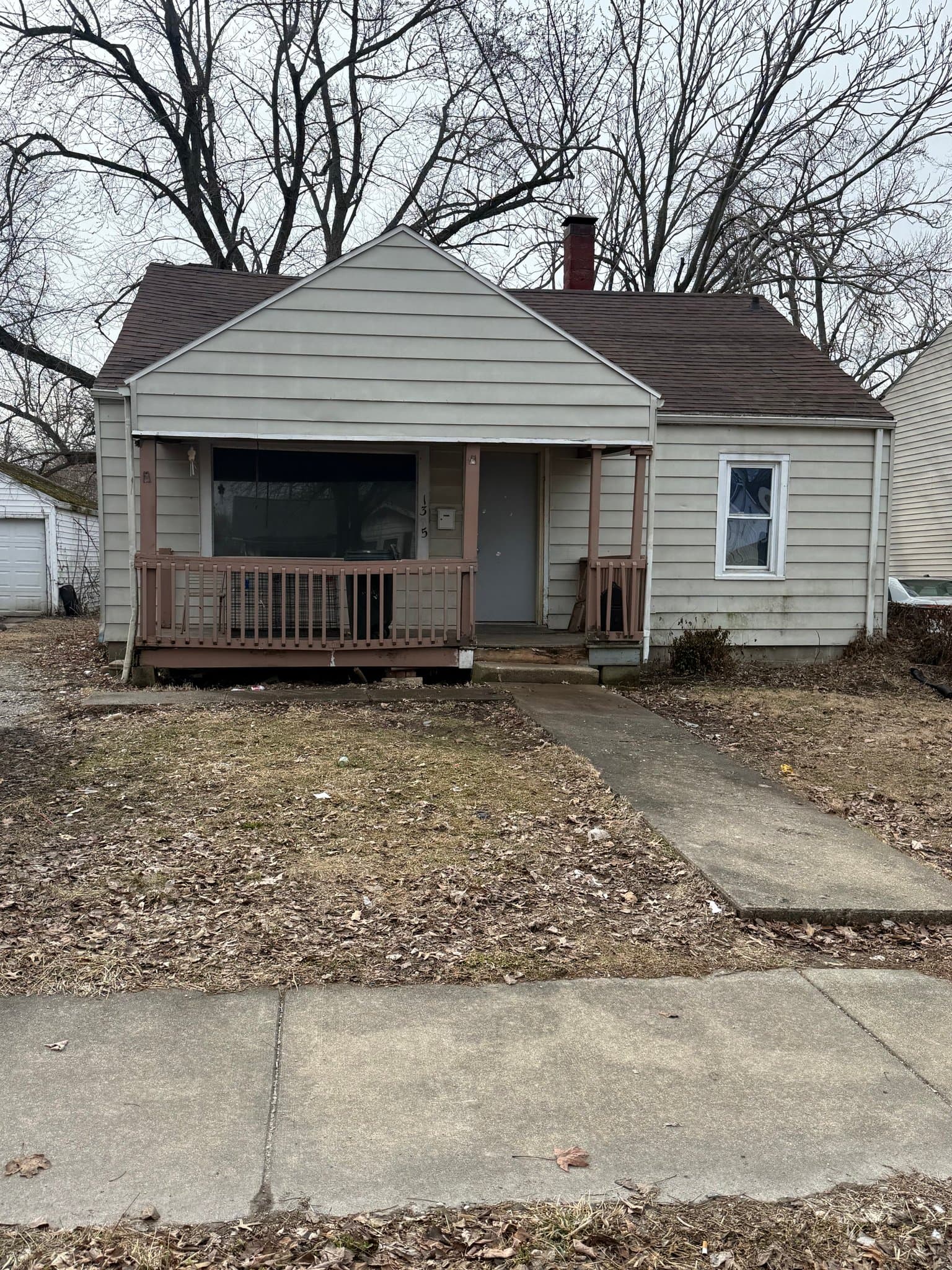 Decatur House: 1305 E Whitmer St