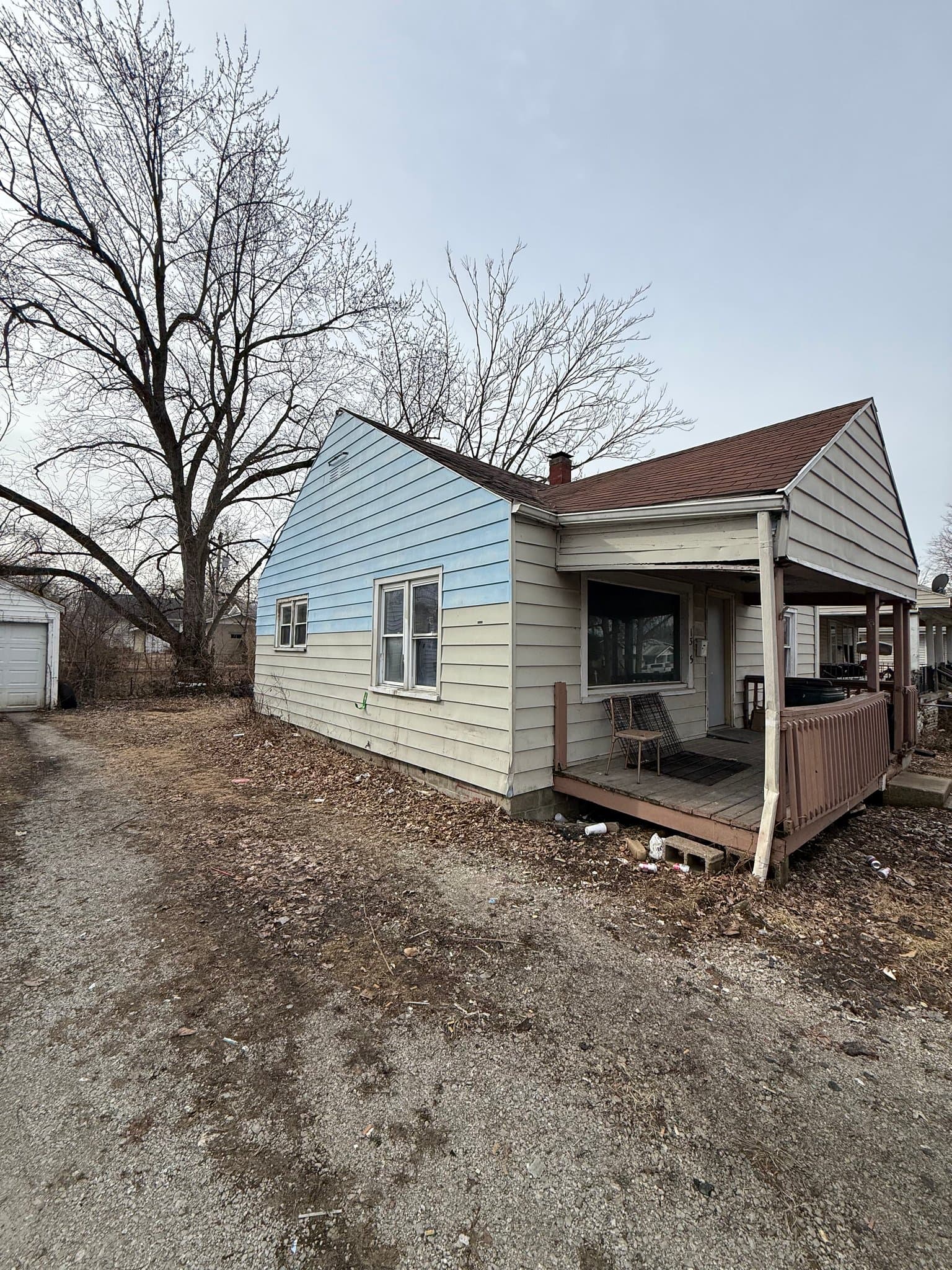 Decatur House: 1305 E Whitmer St