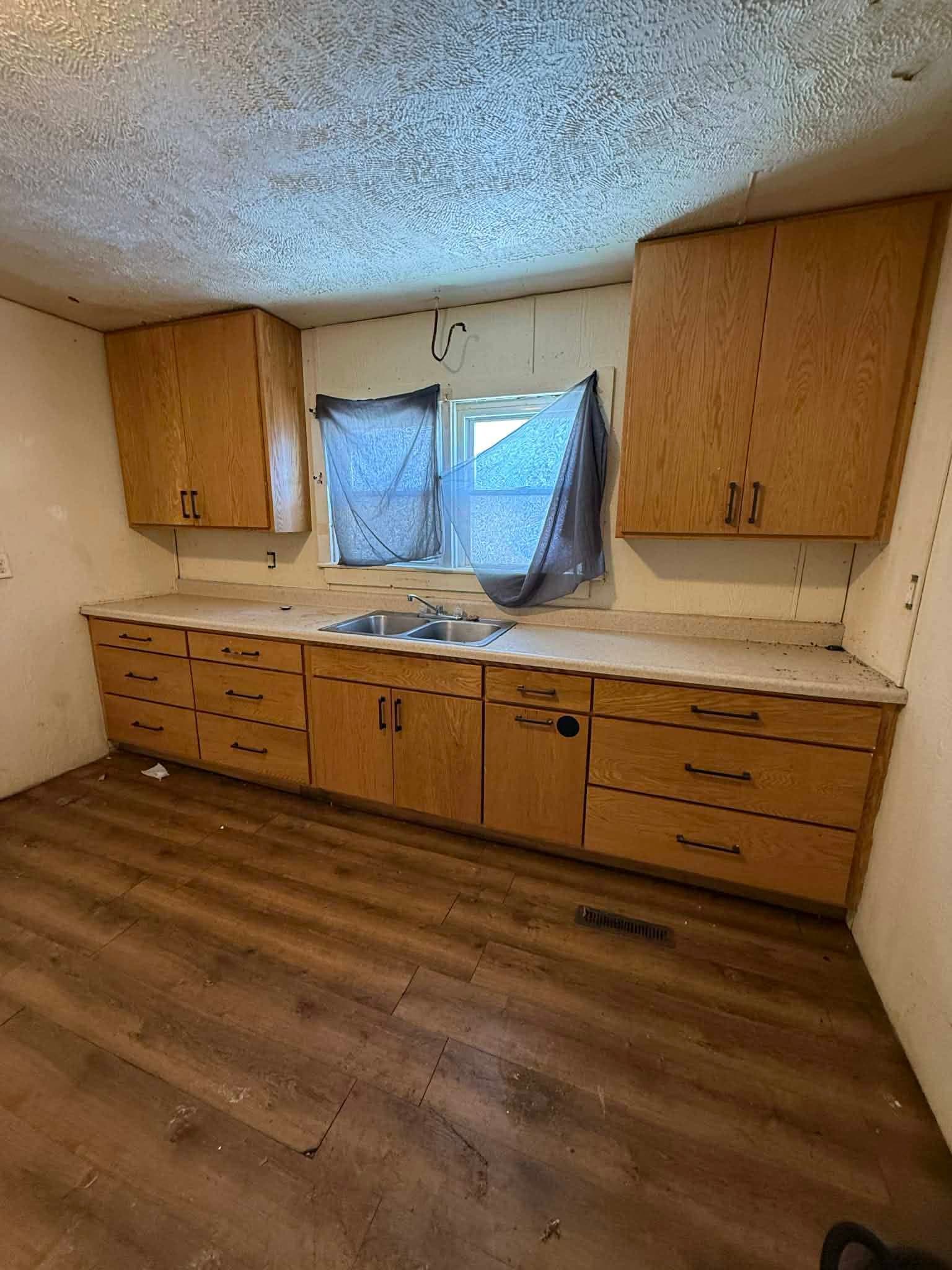 Decatur House: 1305 E Whitmer St