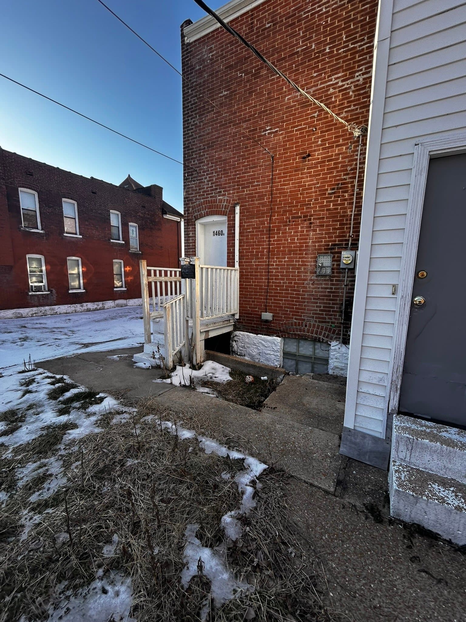 St. Louis House: 1460 Laurel St
