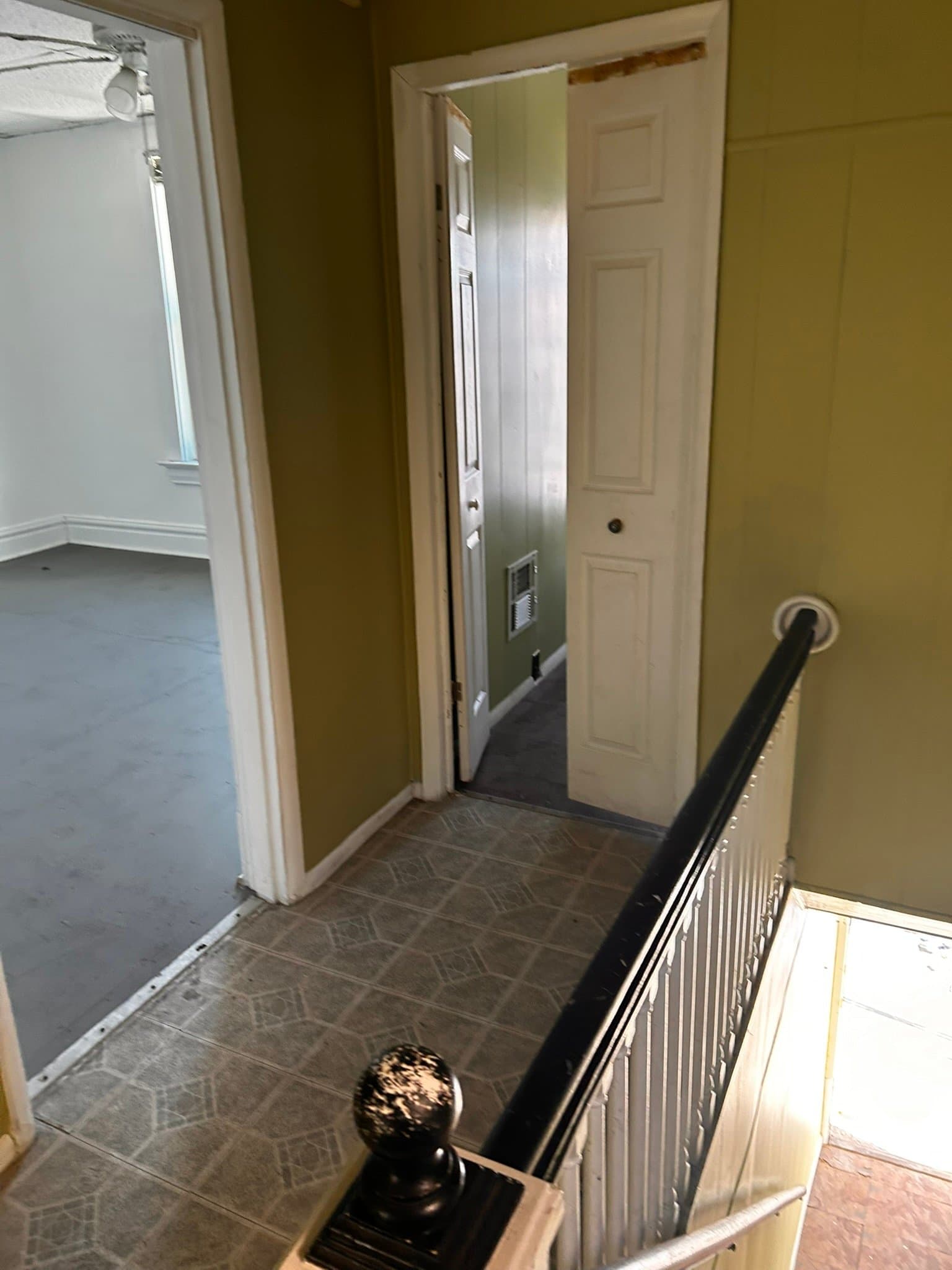 St. Louis House: 1460 Laurel St