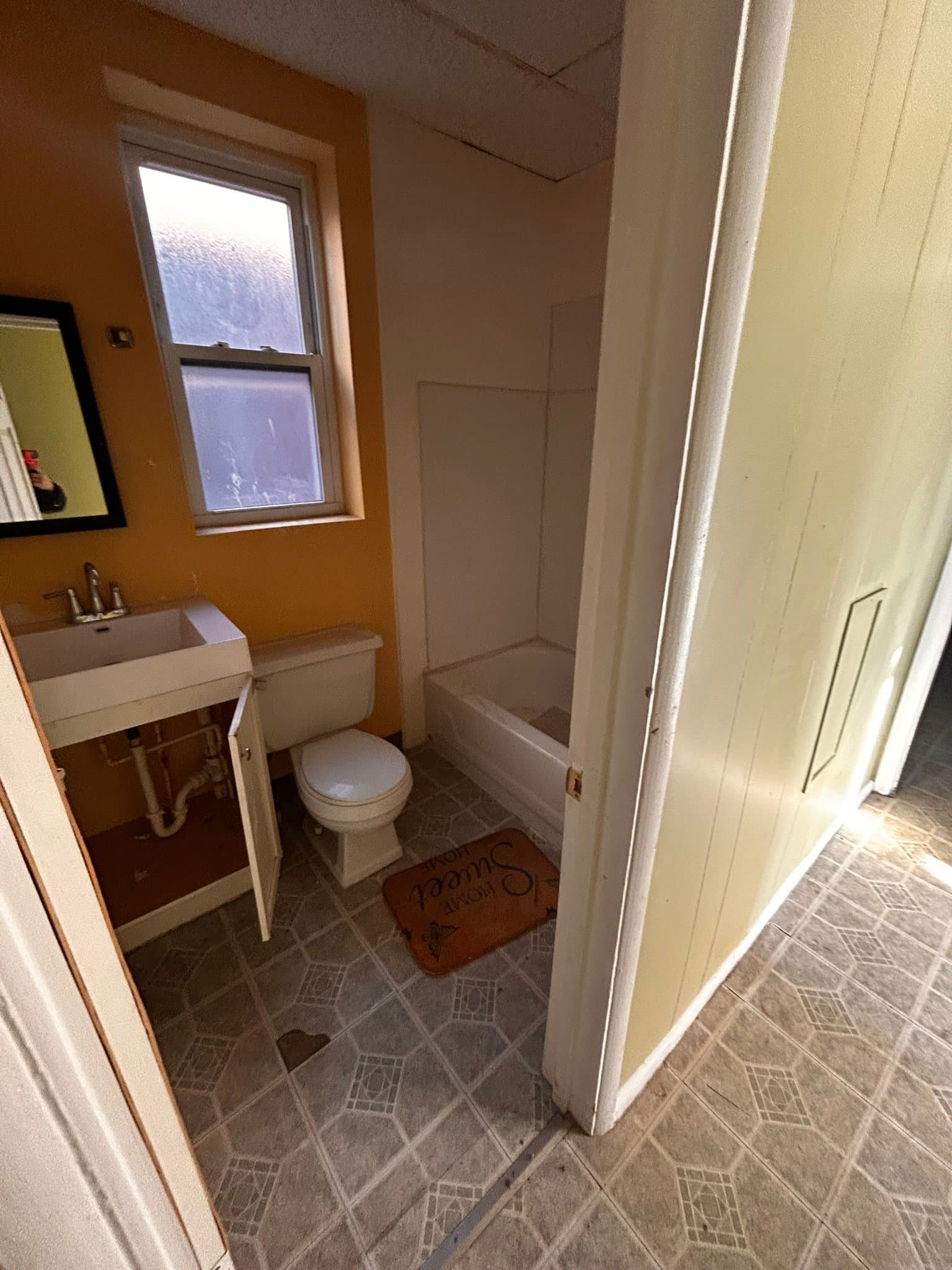 St. Louis House: 1460 Laurel St