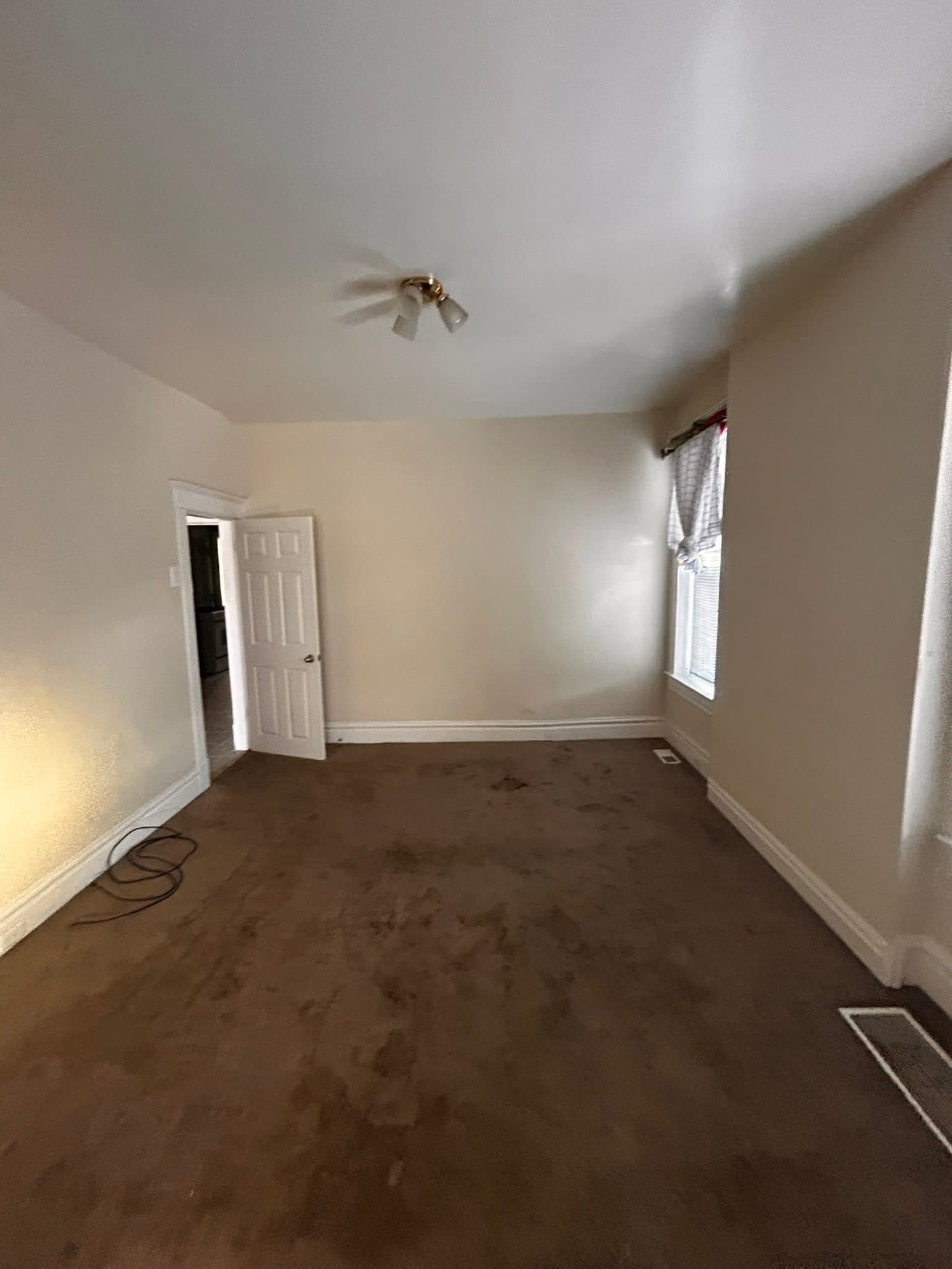 St. Louis House: 1460 Laurel St