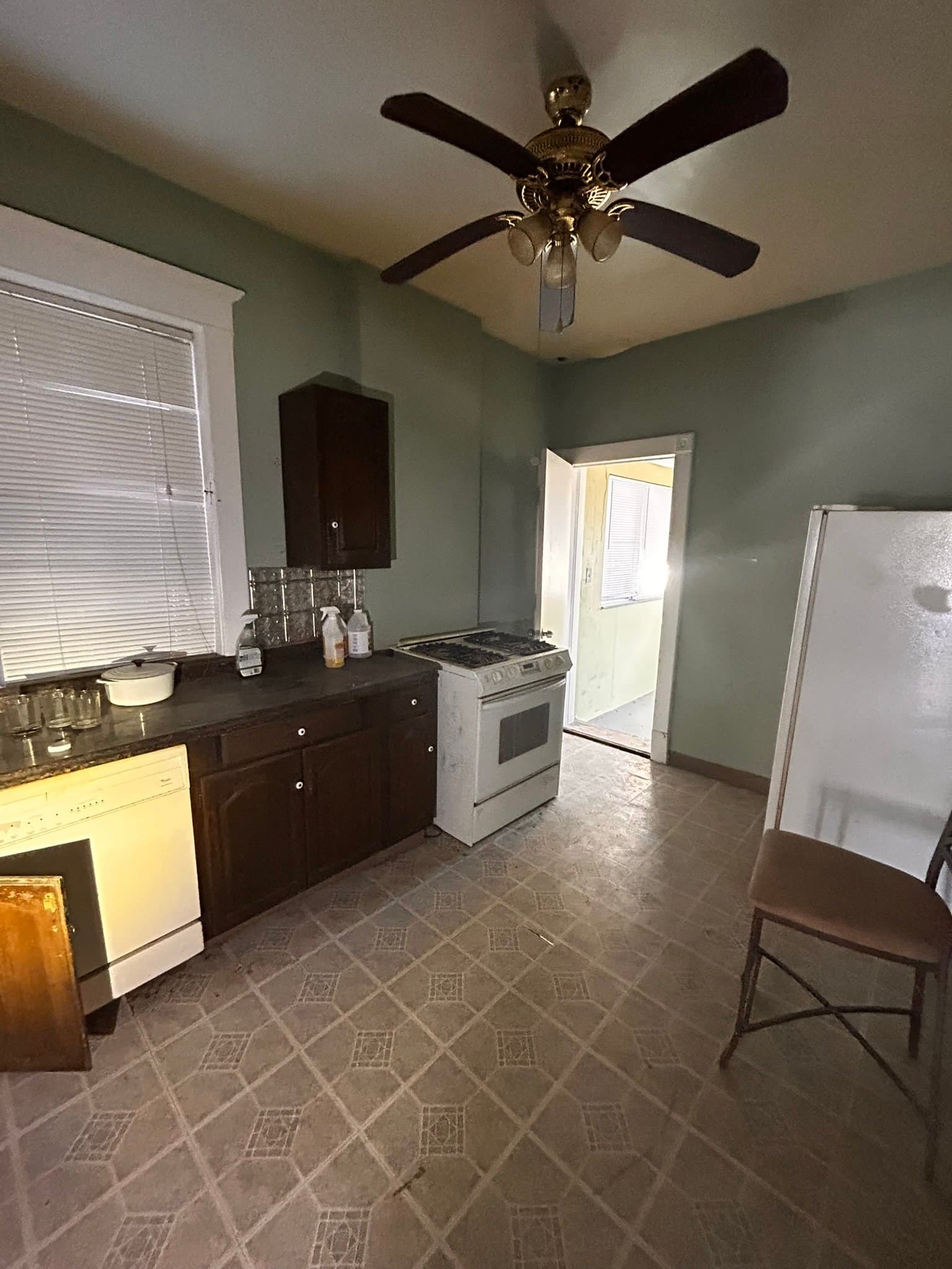 St. Louis House: 1460 Laurel St