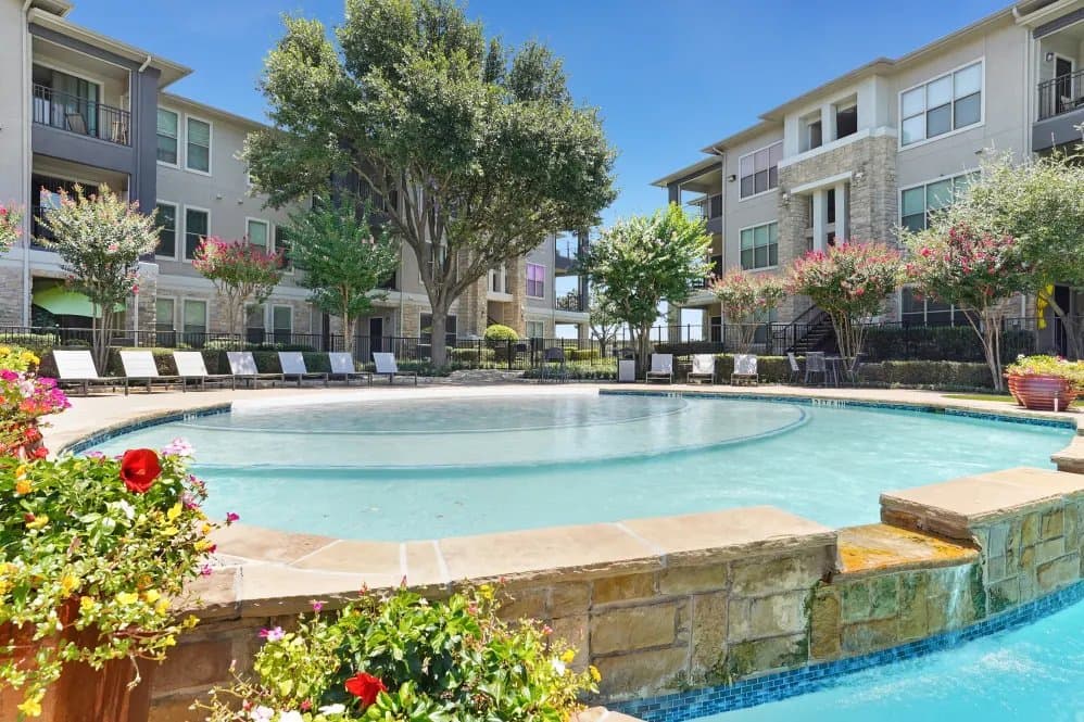 Fort Worth Apartment: 7301 Oakmont Blvd