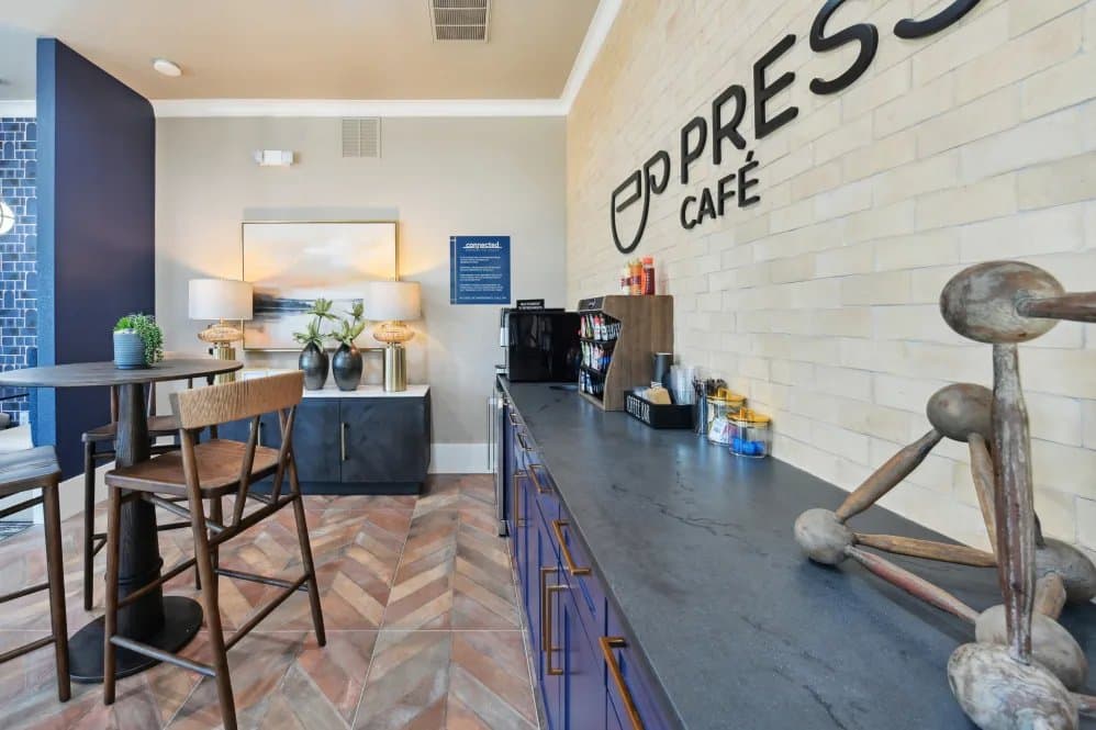 Fort Worth Apartment: 7301 Oakmont Blvd
