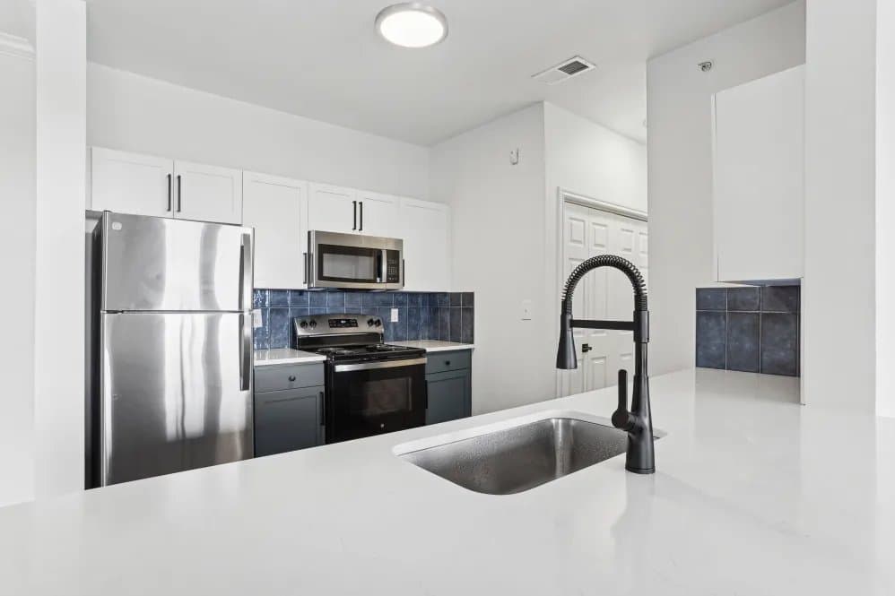Fort Worth Apartment: 7301 Oakmont Blvd