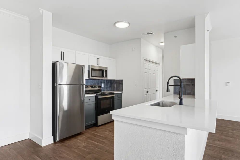 Fort Worth Apartment: 7301 Oakmont Blvd