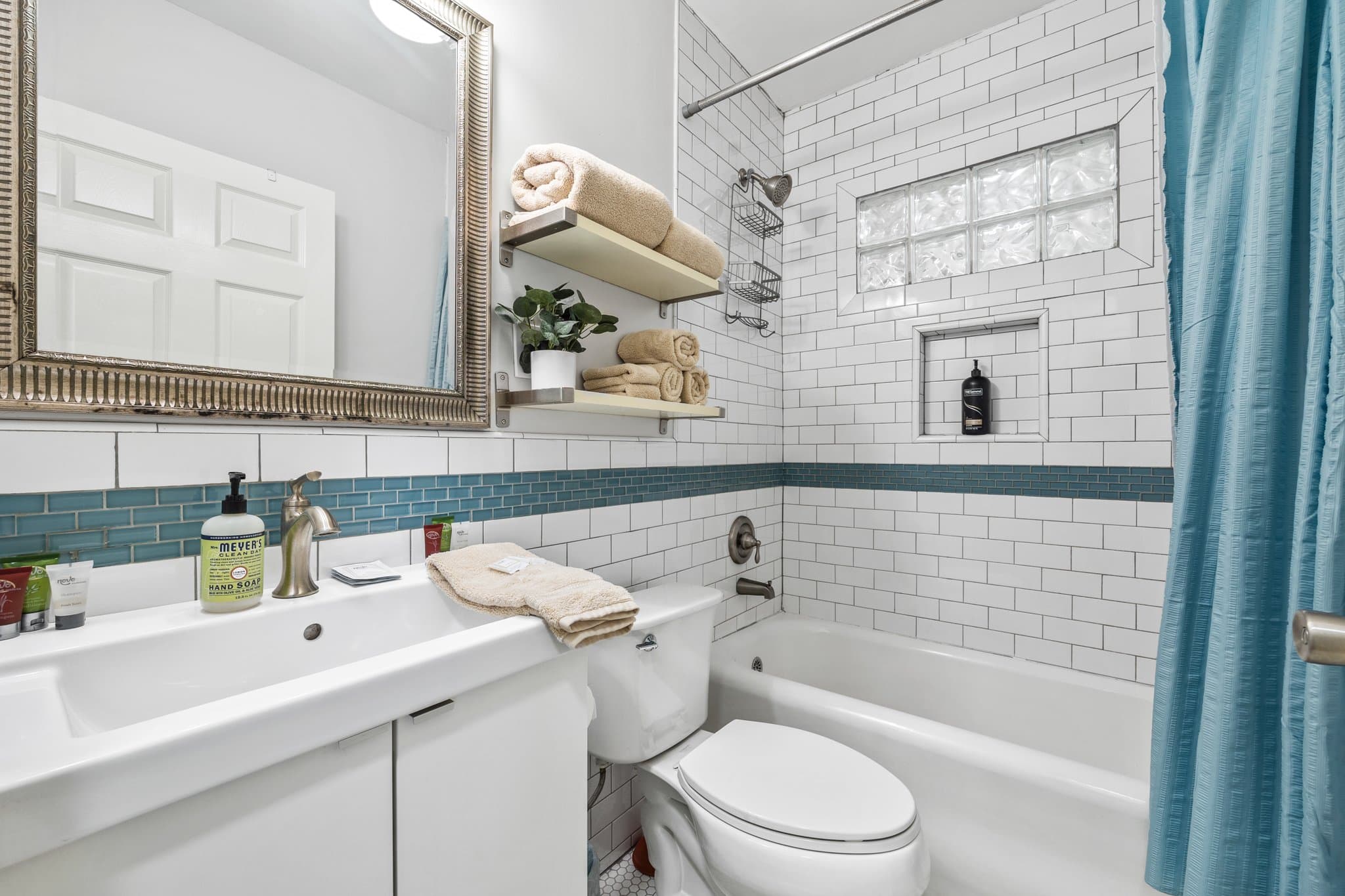 Atlanta House: 1146 Wade St NE