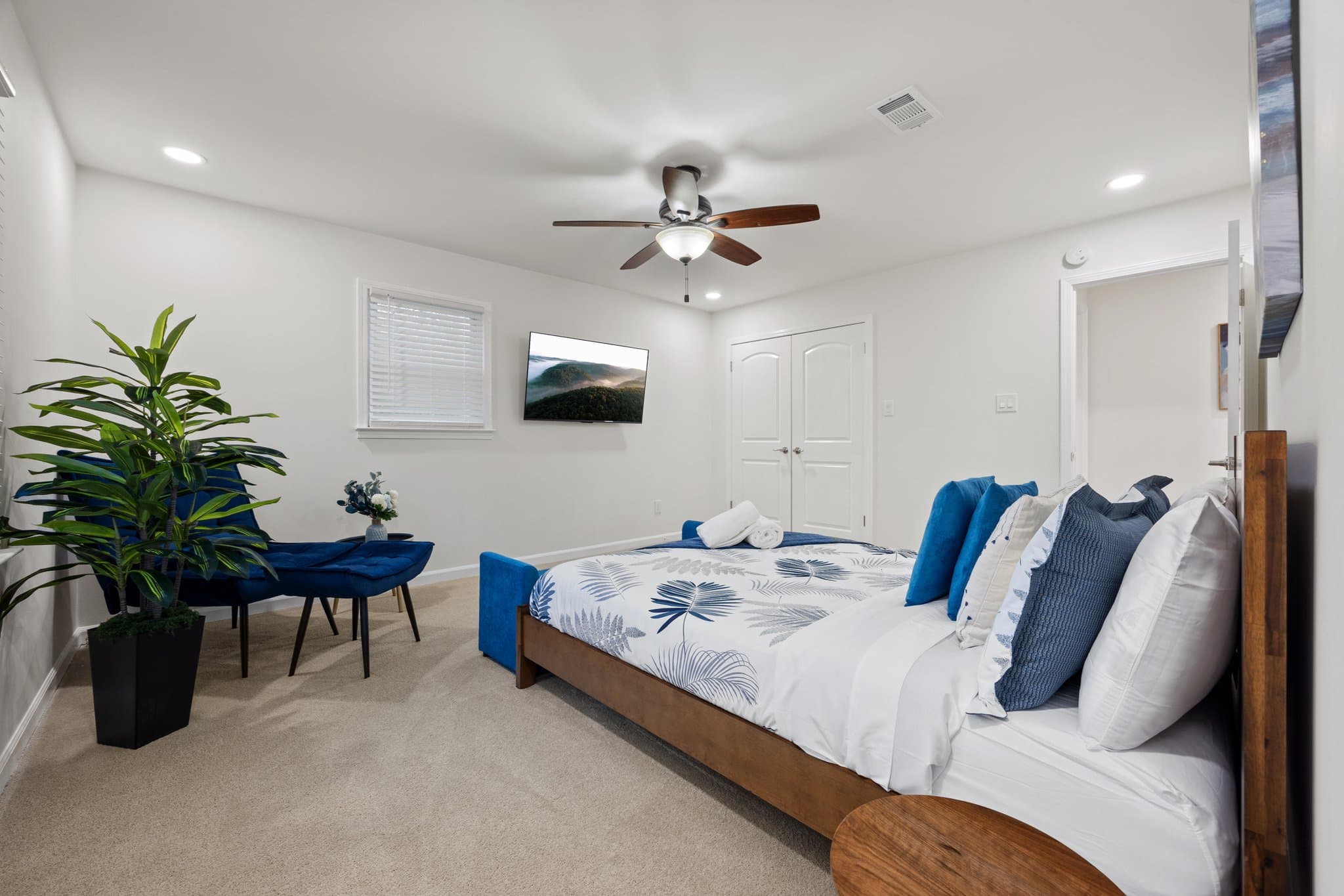 Smyrna House: 82 Vanessa Dr