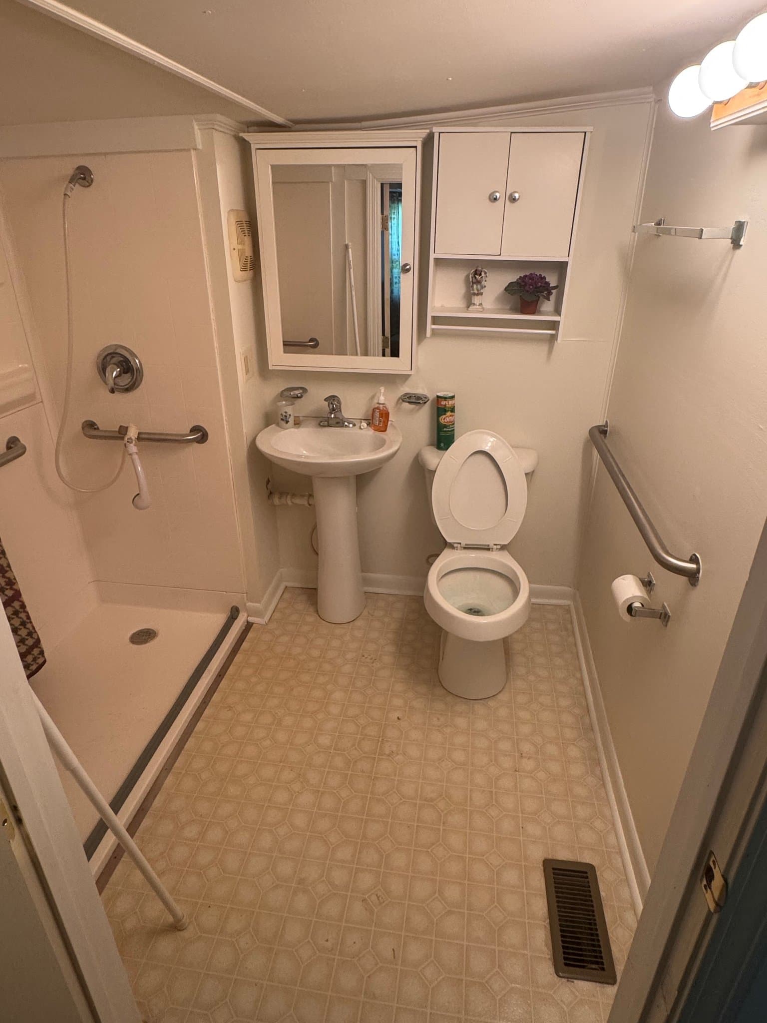 Dunn House: 307 W Greenwood St