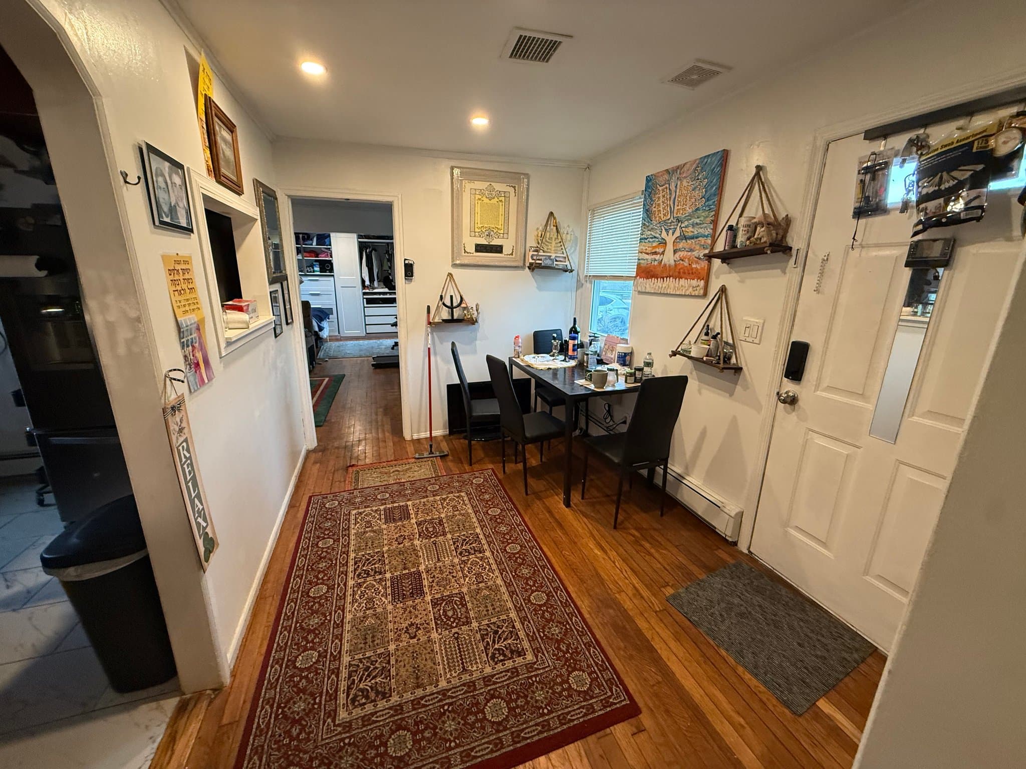 West Islip House: 202 west 1st Street