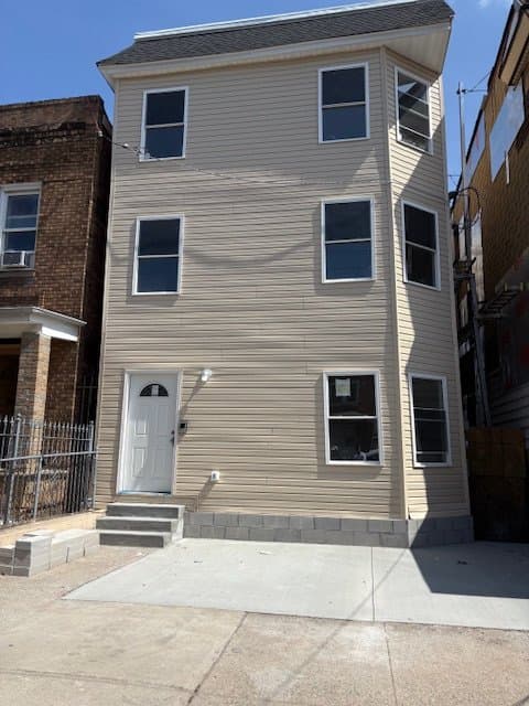 Newark Multiplex: 479 North 6th Street