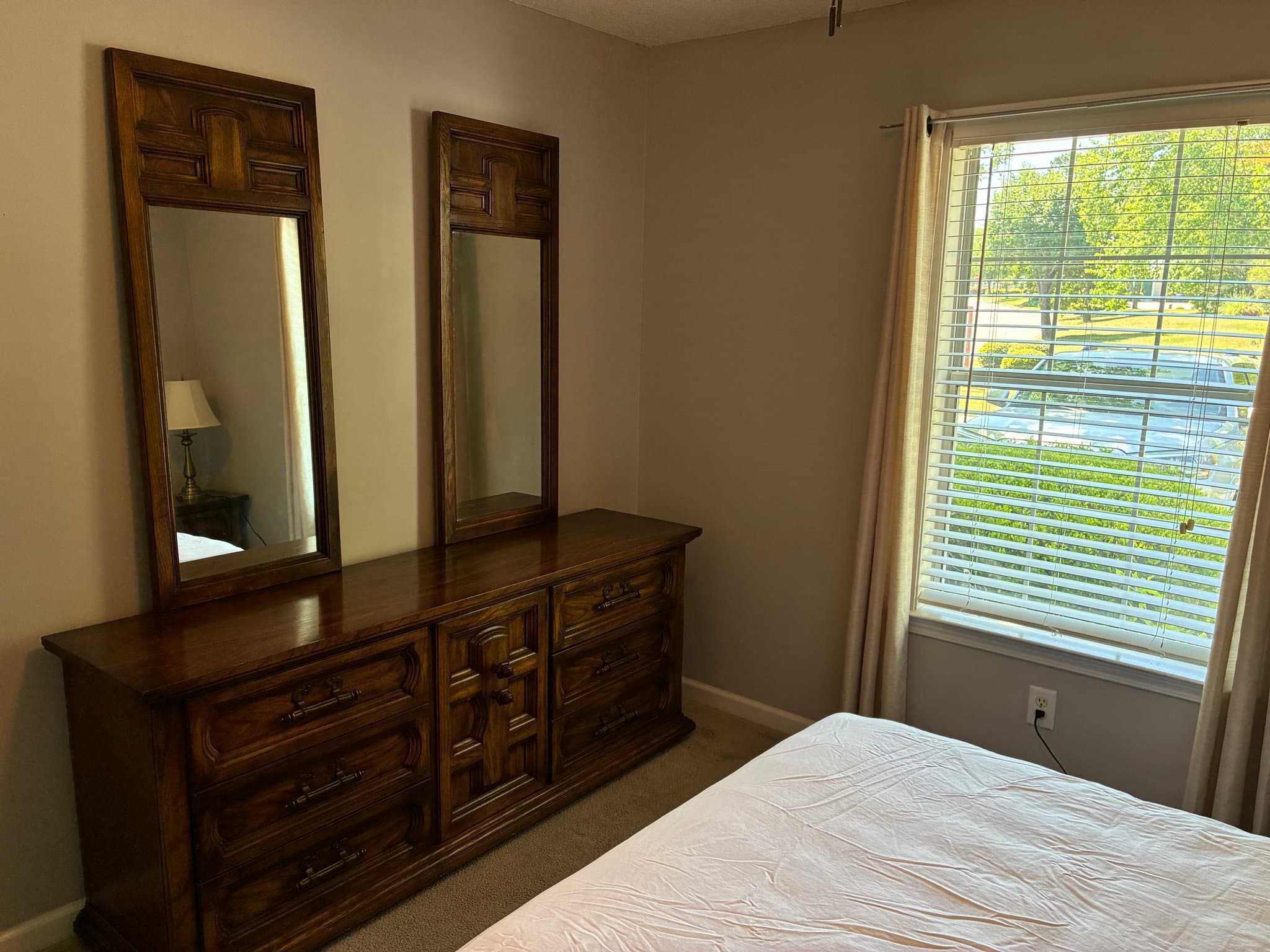 Columbia Single Room: 2 Guilford Green Ct