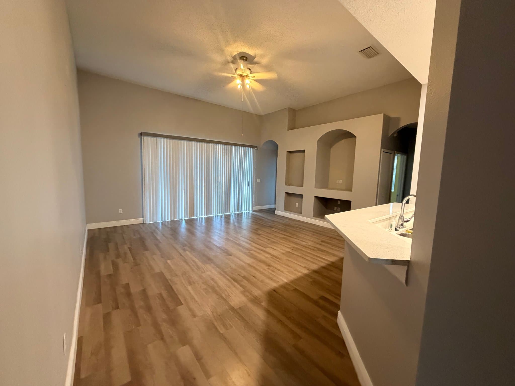 Valrico House: 704 Grand Canyon Dr