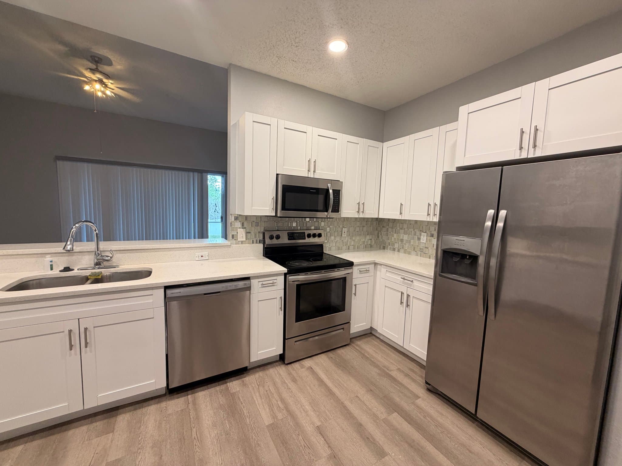 Valrico House: 704 Grand Canyon Dr