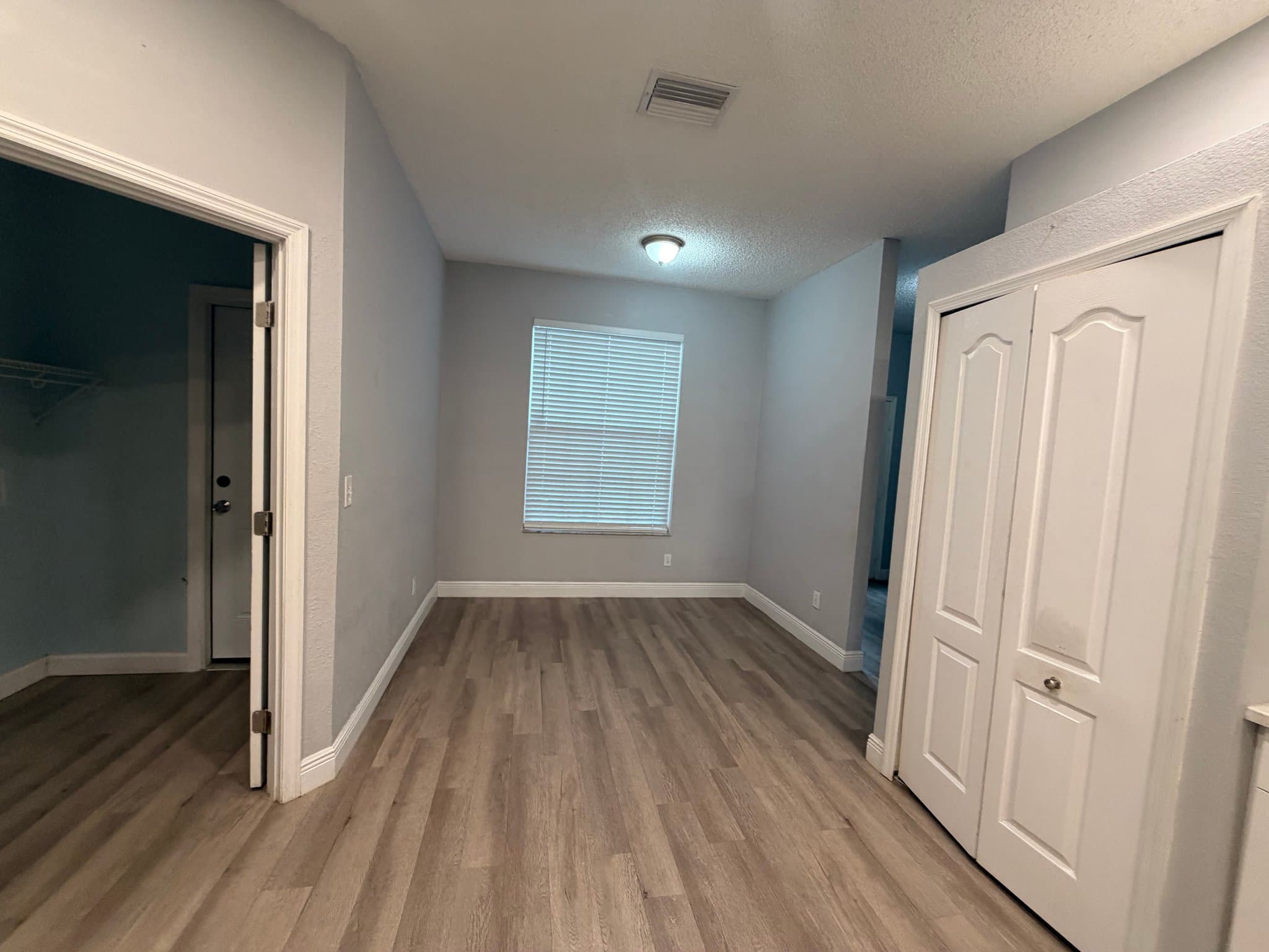 Valrico House: 704 Grand Canyon Dr