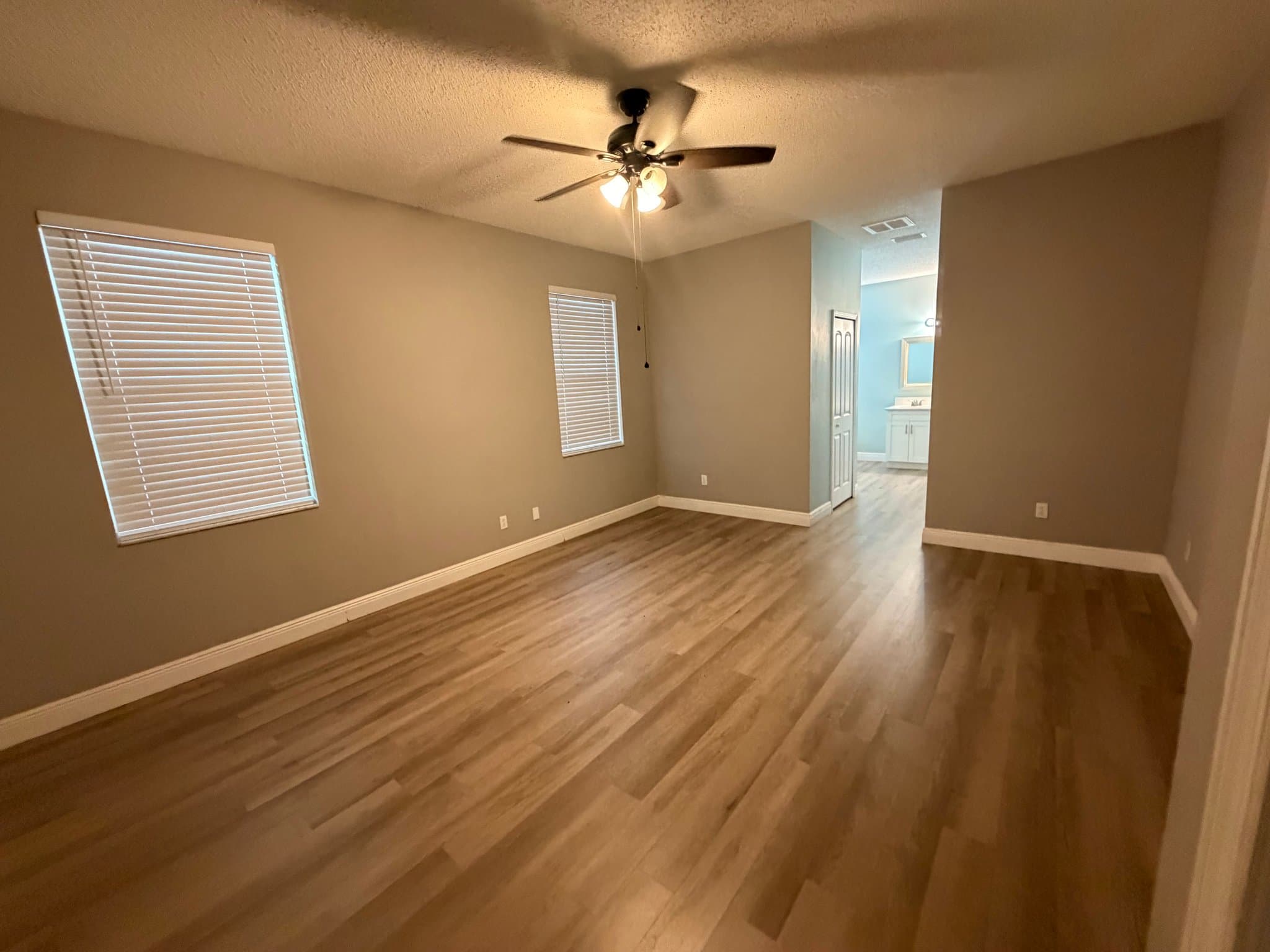 Valrico House: 704 Grand Canyon Dr