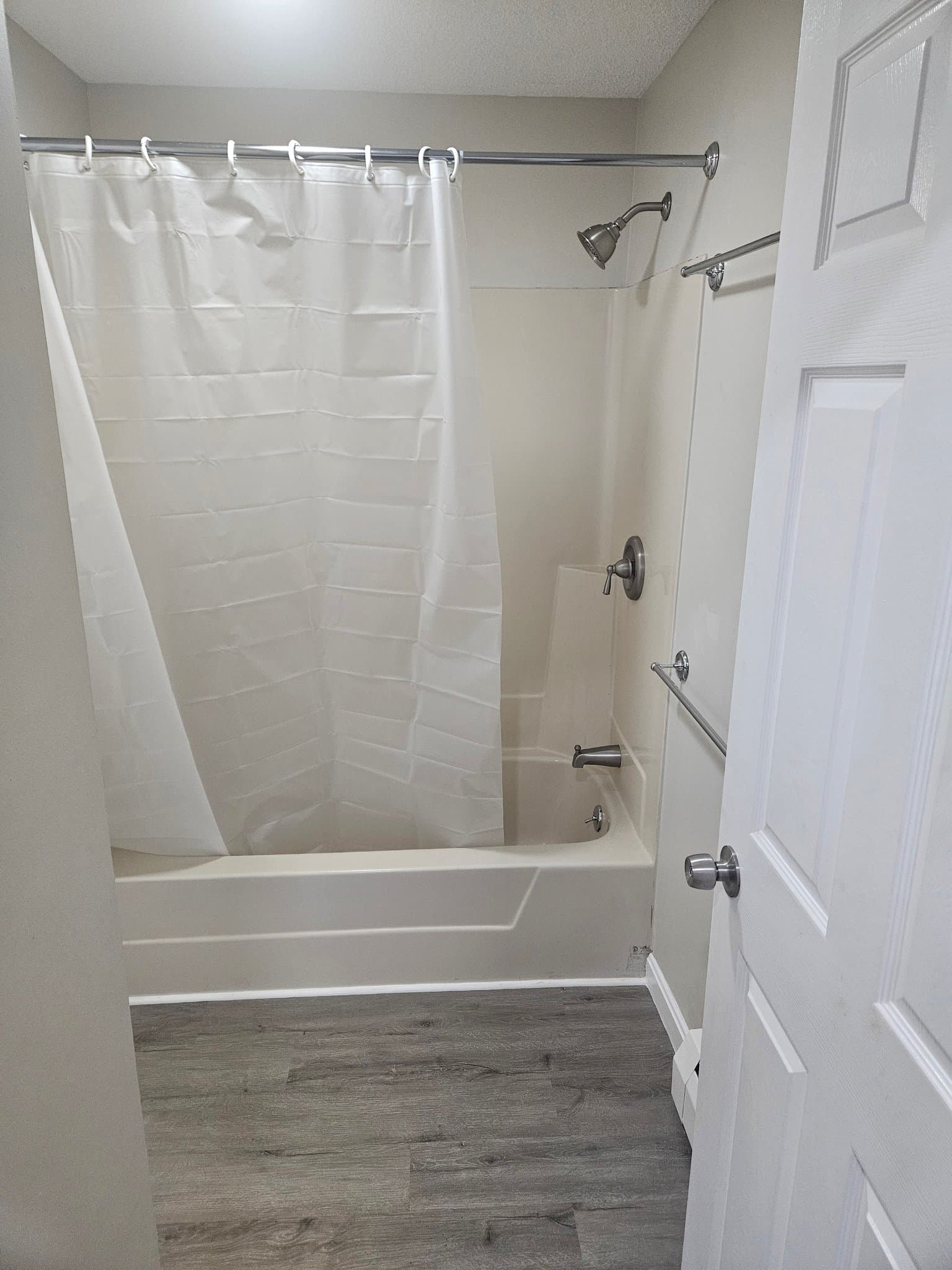 Paxton House: 264 Richards Ave