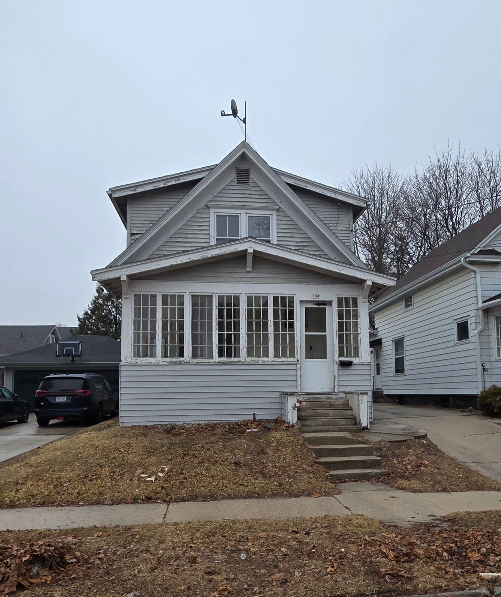 Manitowoc House: 708 North 10th St