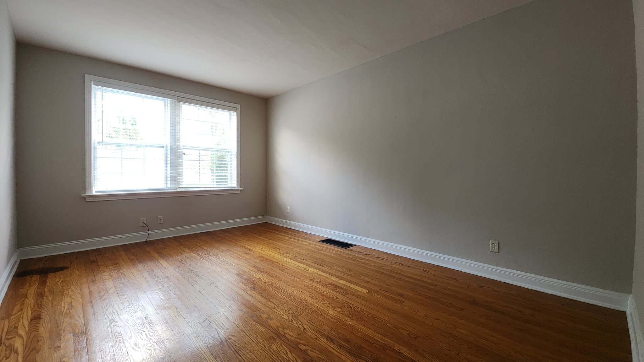 Saint Louis Apartment: 1042 Sanford Ave