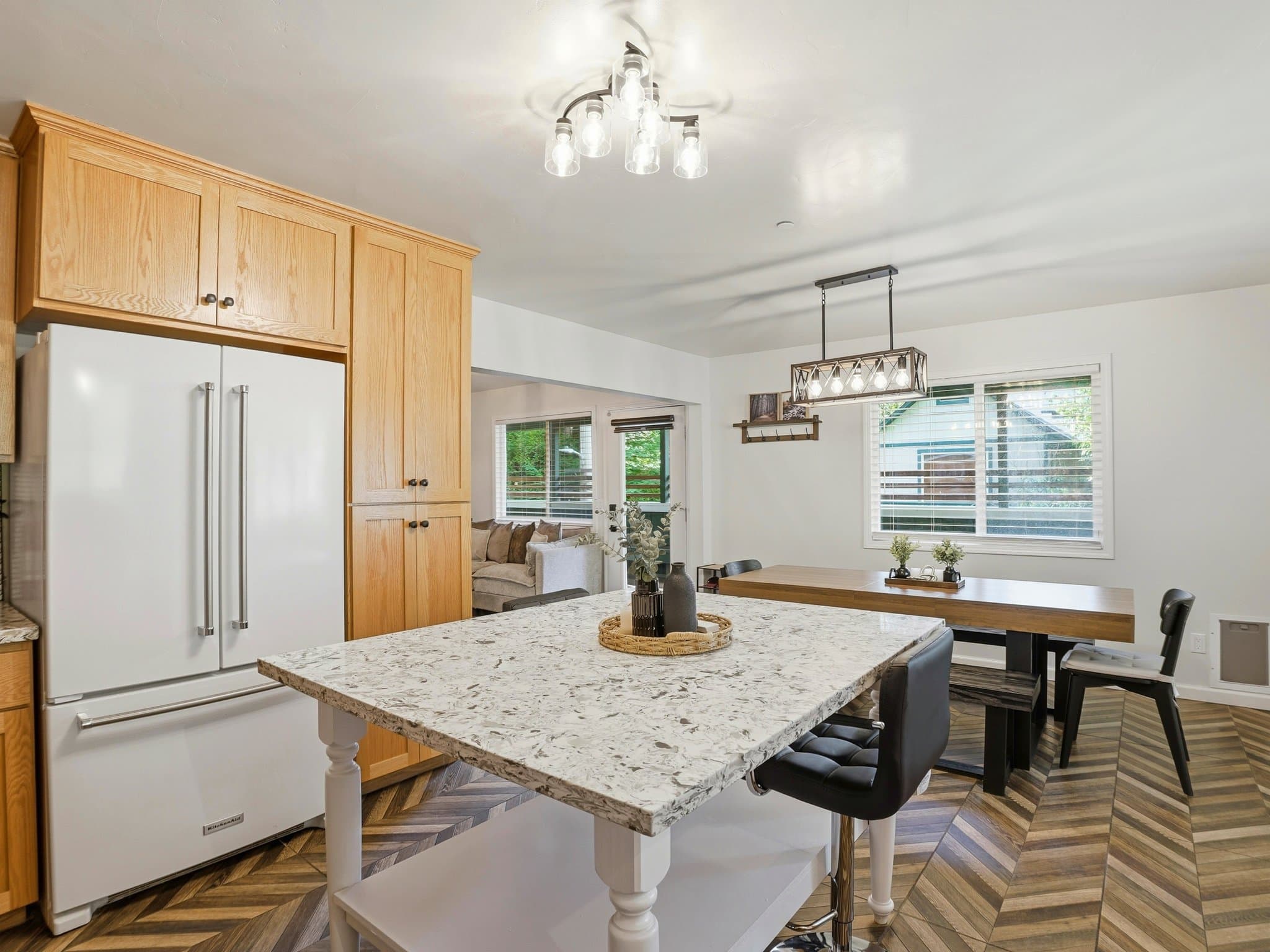 Guerneville House: 16799 center way