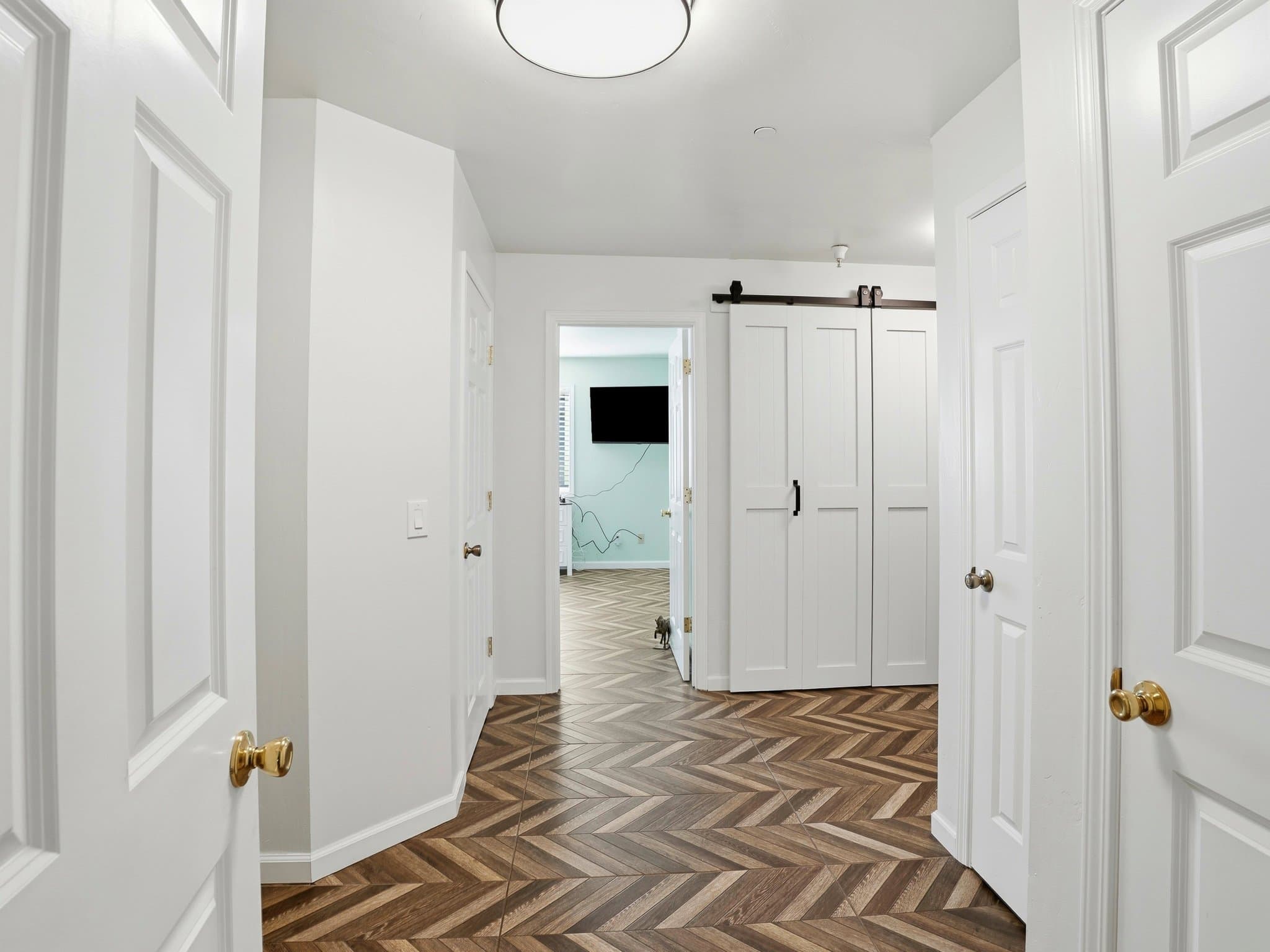 Guerneville House: 16799 center way
