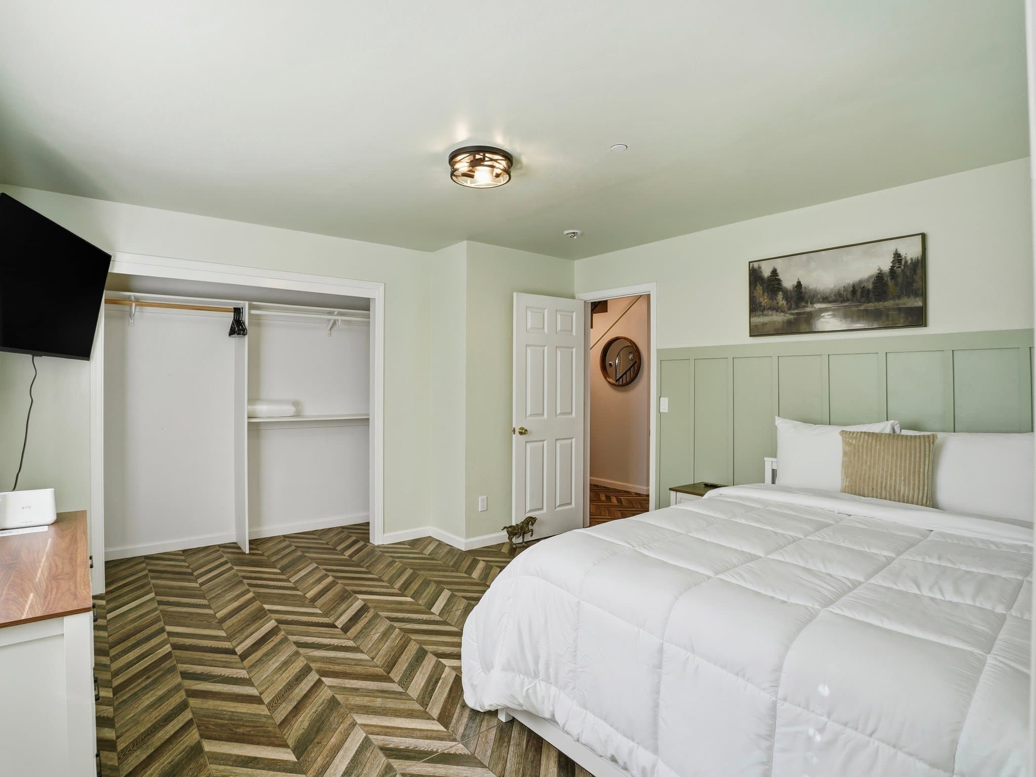 Guerneville House: 16799 center way