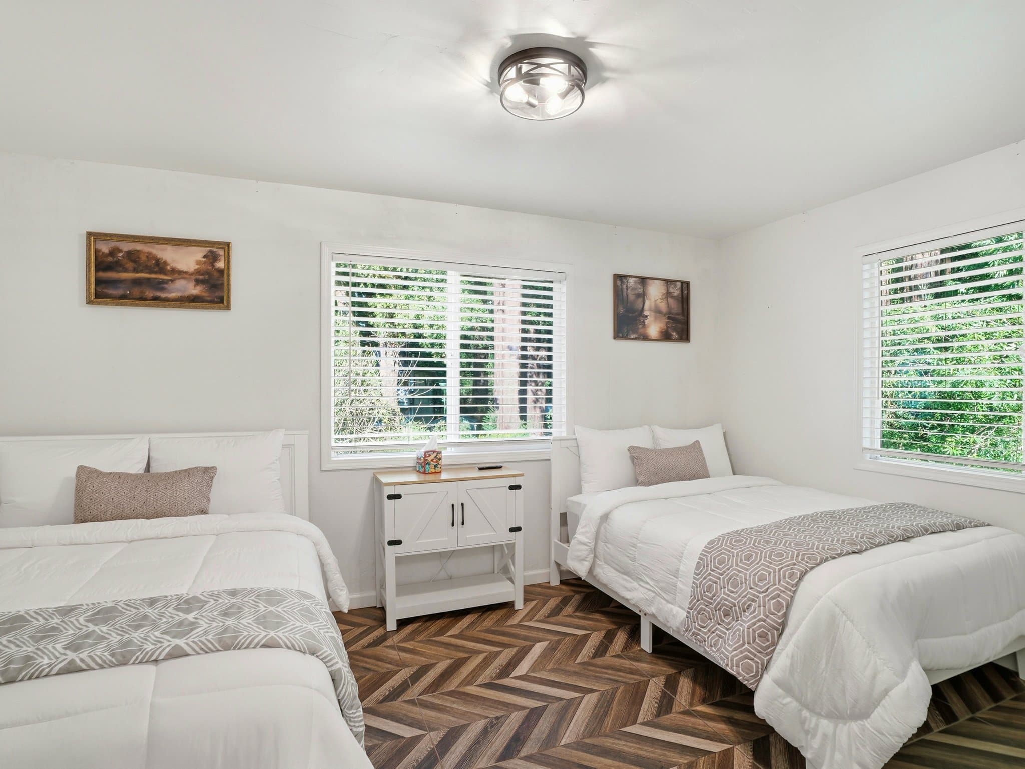 Guerneville House: 16799 center way