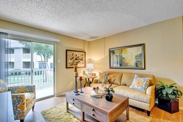 Austin Apartment: 2015 Cedar Bend dr.