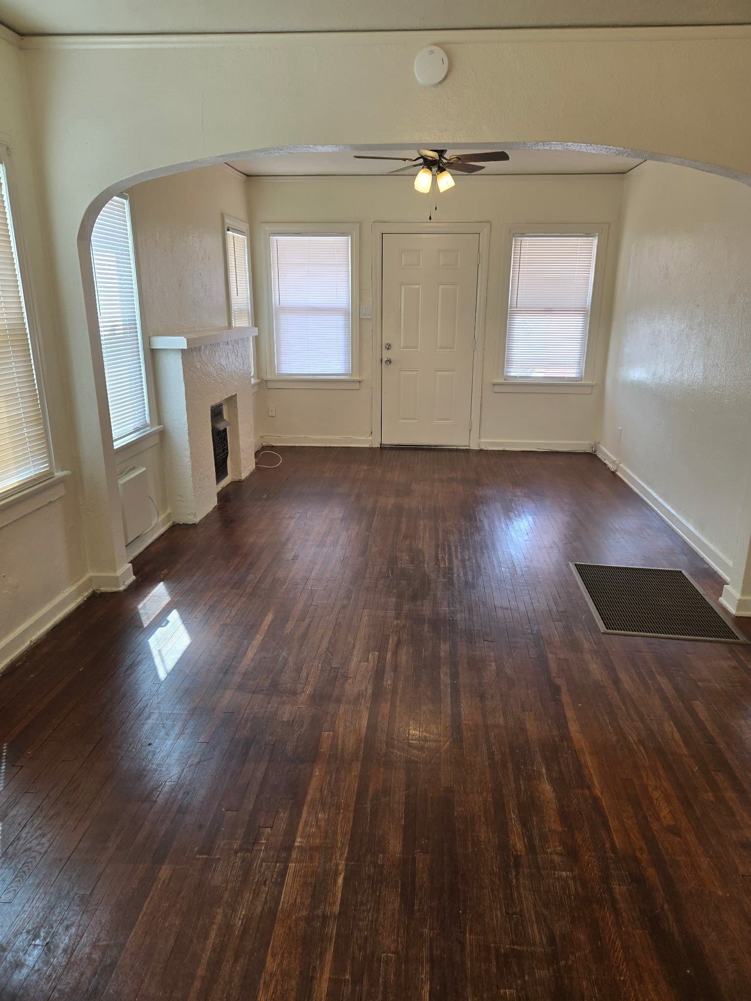 San Bernardino Apartment: 2103 Belle St