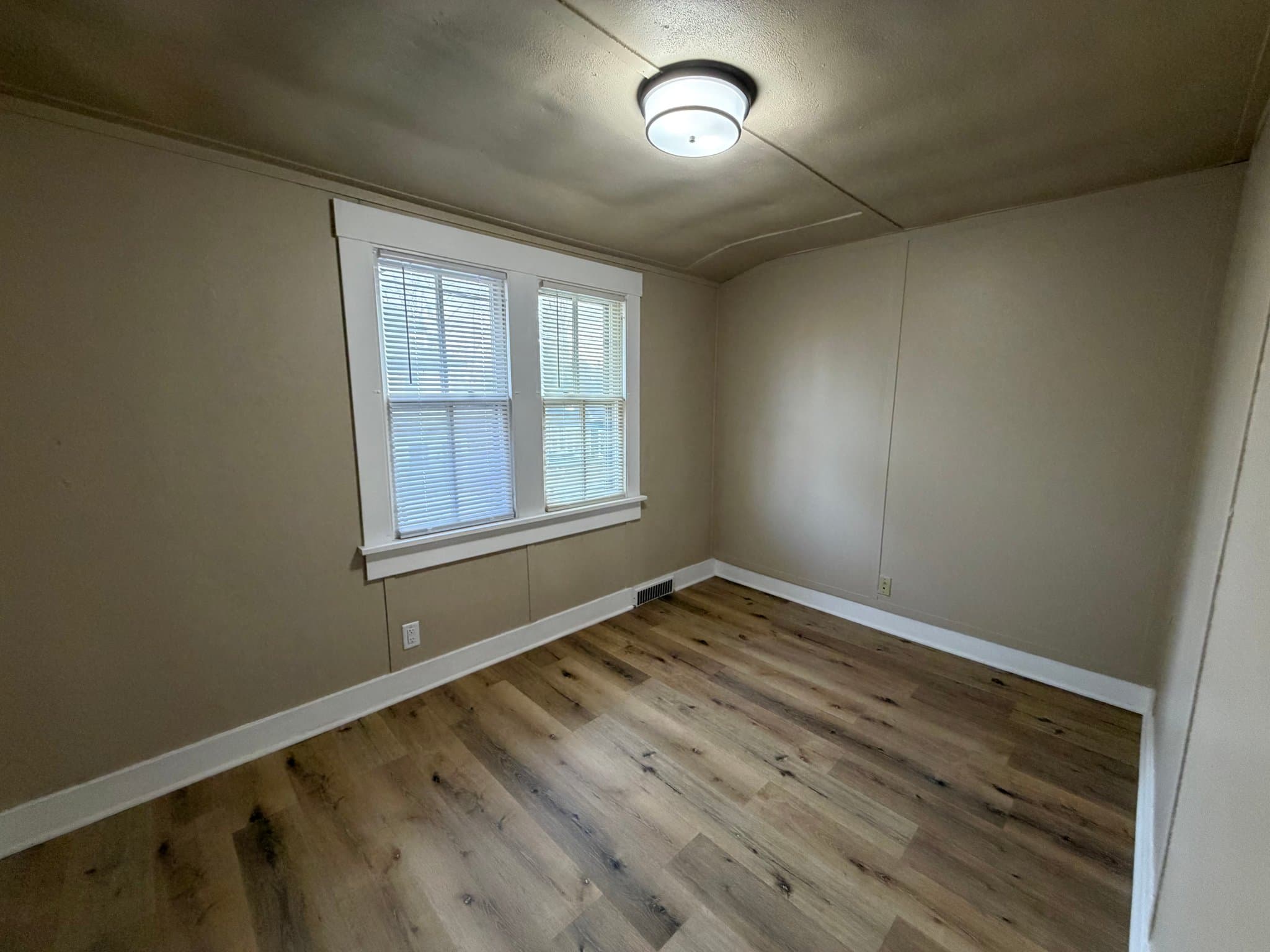 Manitowoc House: 708 North 10th St