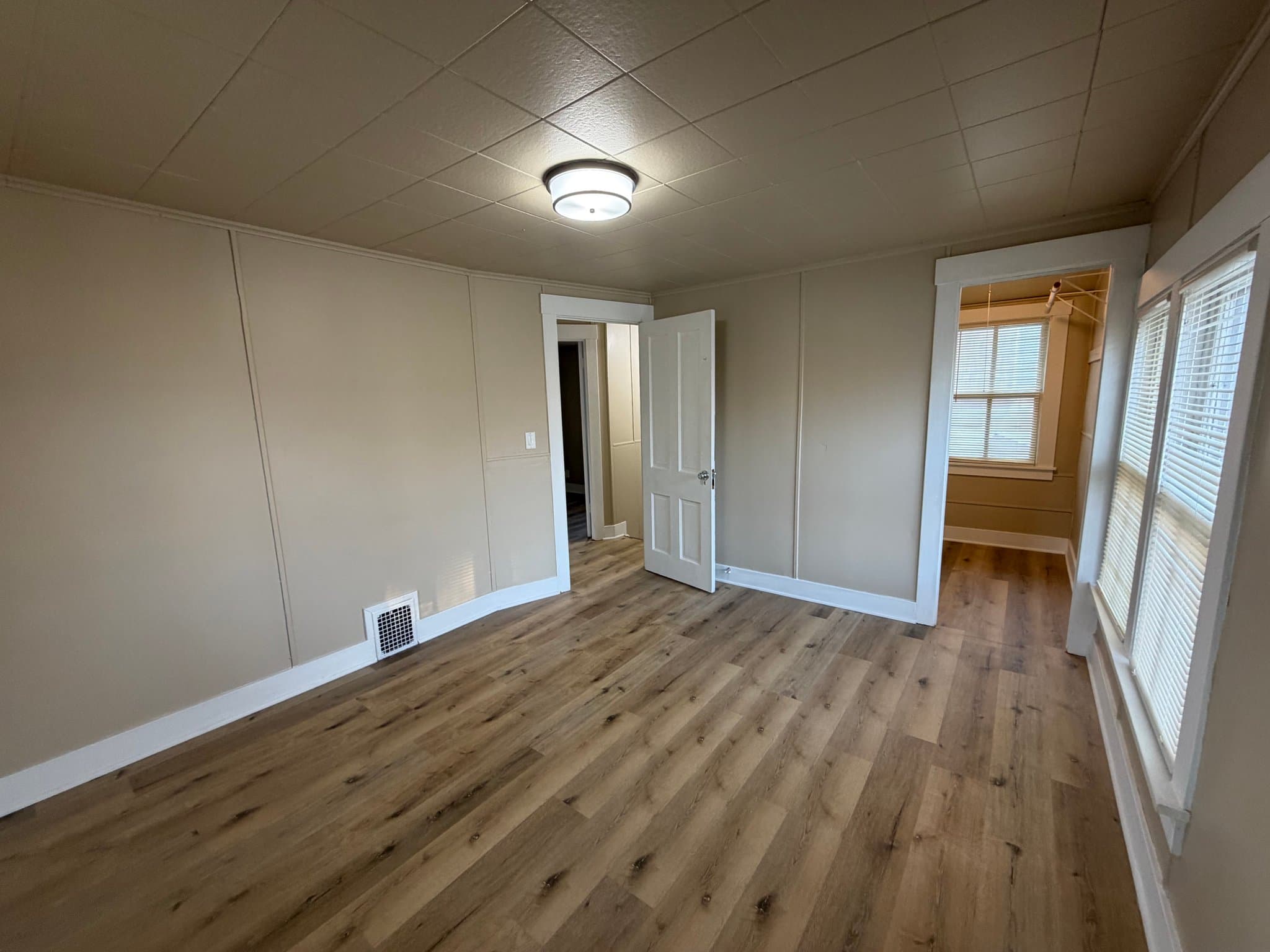 Manitowoc House: 708 North 10th St