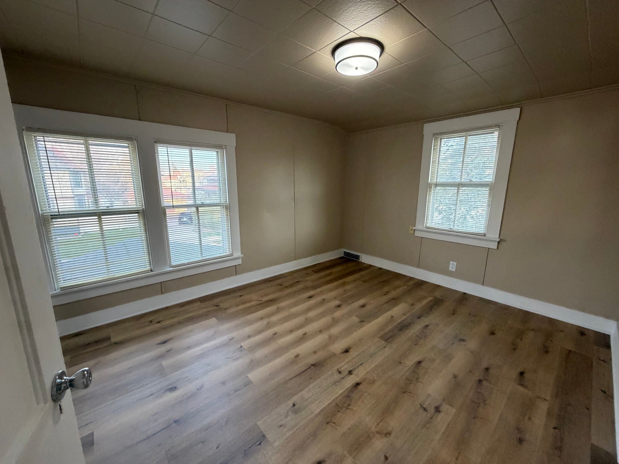 Manitowoc House: 708 North 10th St