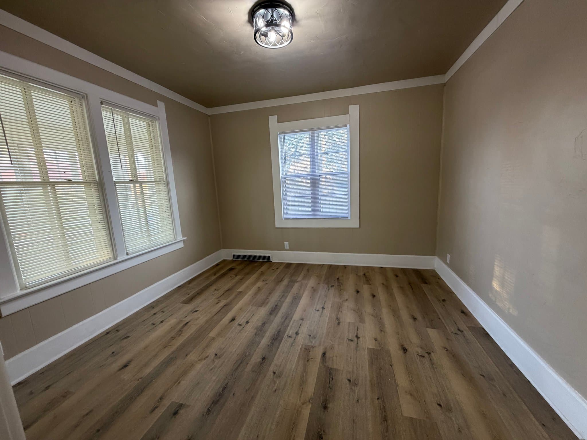 Manitowoc House: 708 North 10th St
