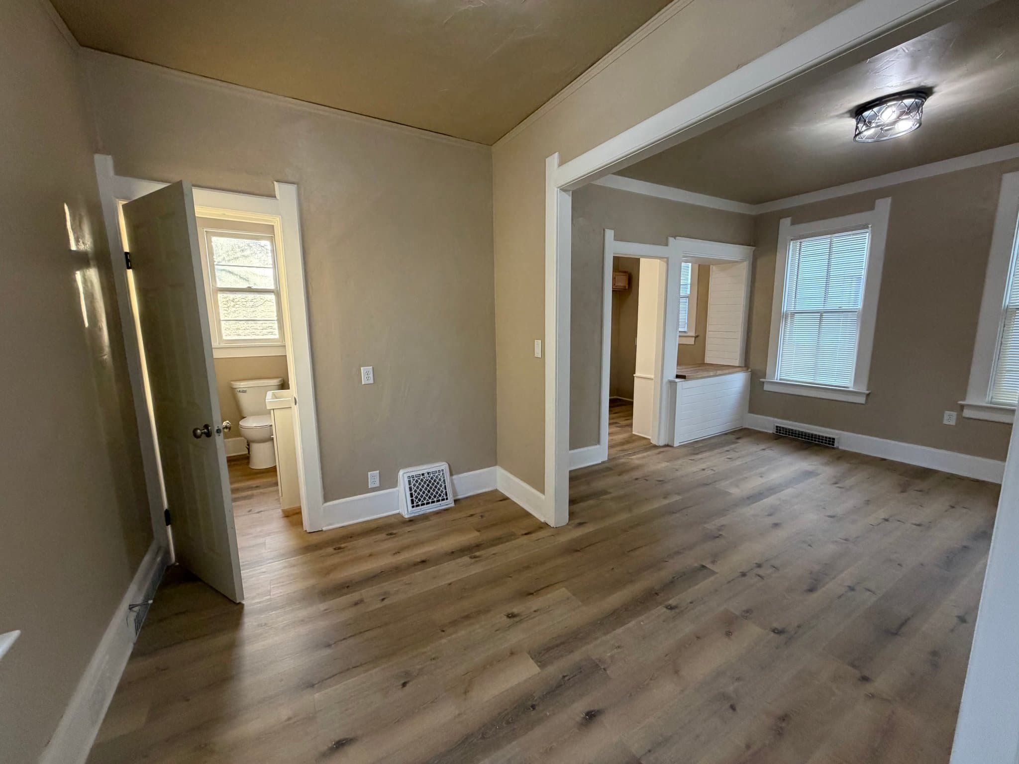 Manitowoc House: 708 North 10th St