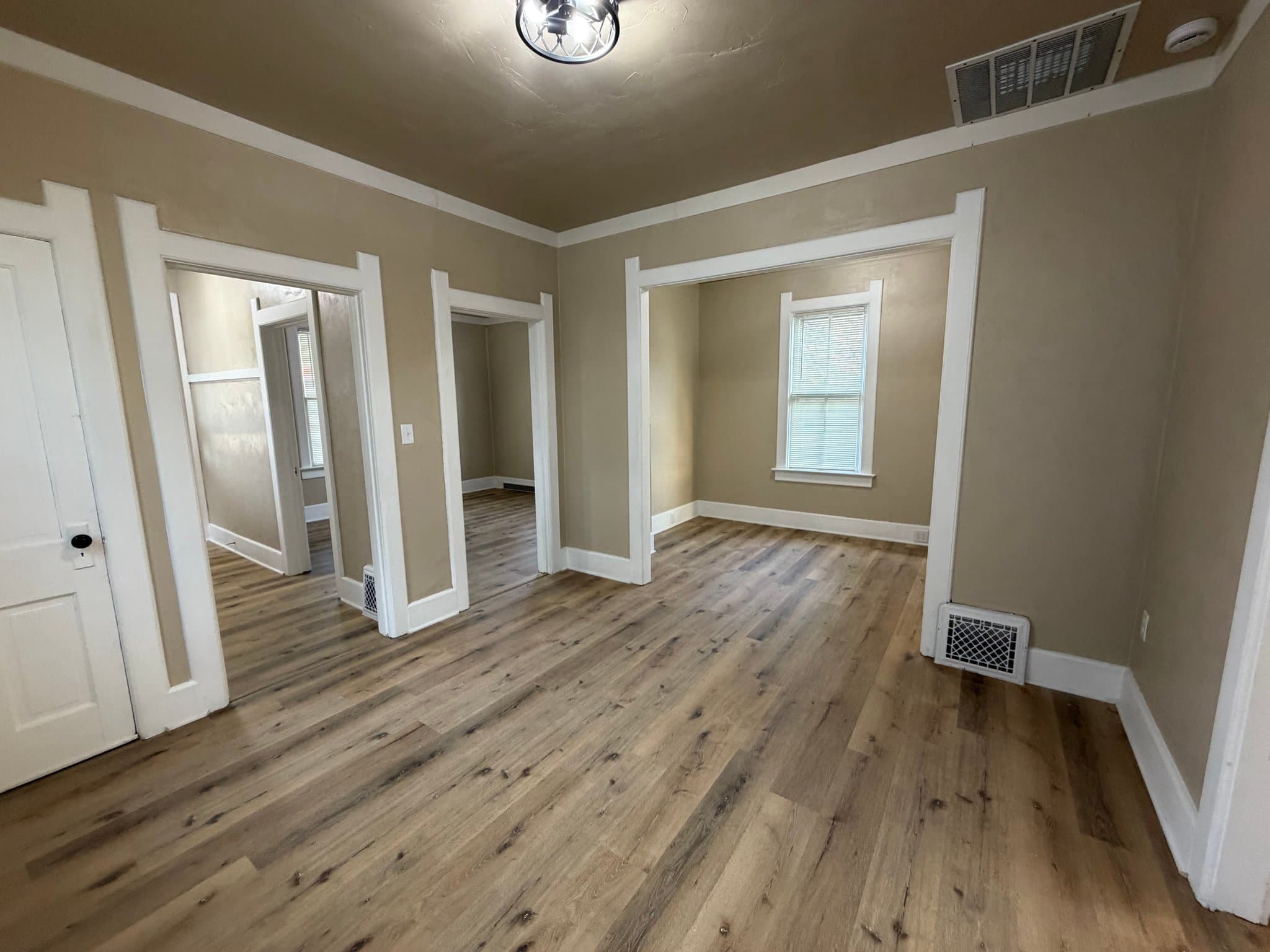 Manitowoc House: 708 North 10th St